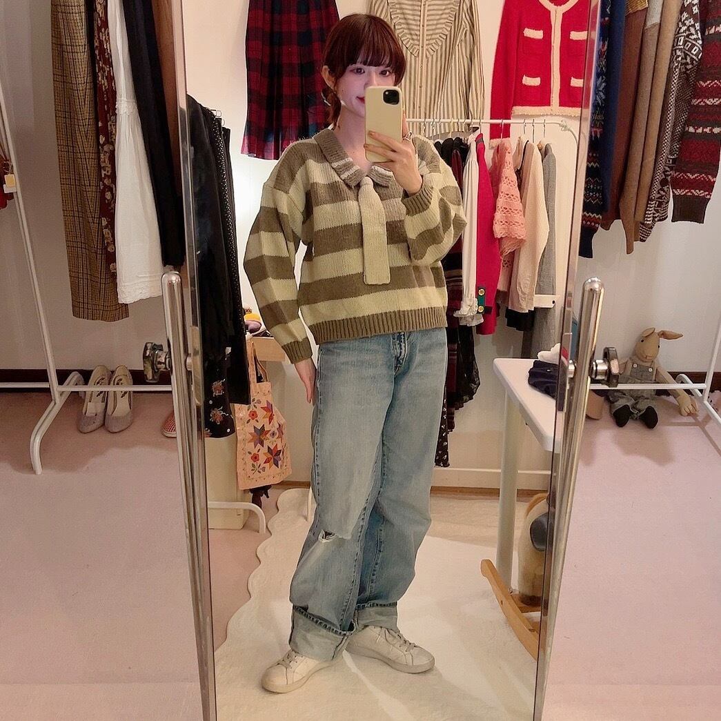 khaki cream border necktie sweater