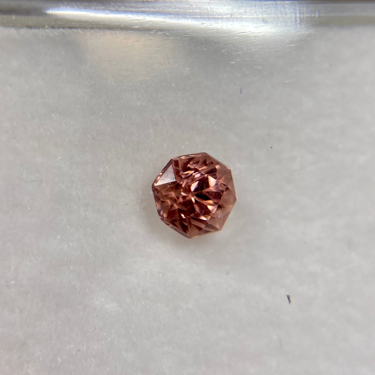 お花みたいなスピネル オレンジ系 約4.5mm
