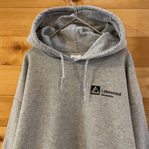 【GILDAN】ワンポイントロゴ LAKEWOOD スウェット パーカー フーディー hoodie バックロゴ M US古着