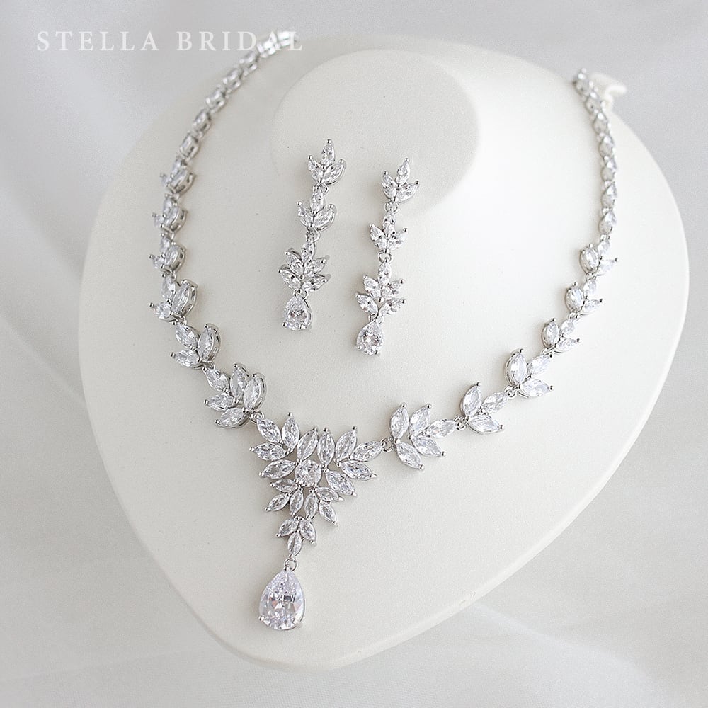 Stella bridal キュービックジルコニア　ネックレス&ピアスセット