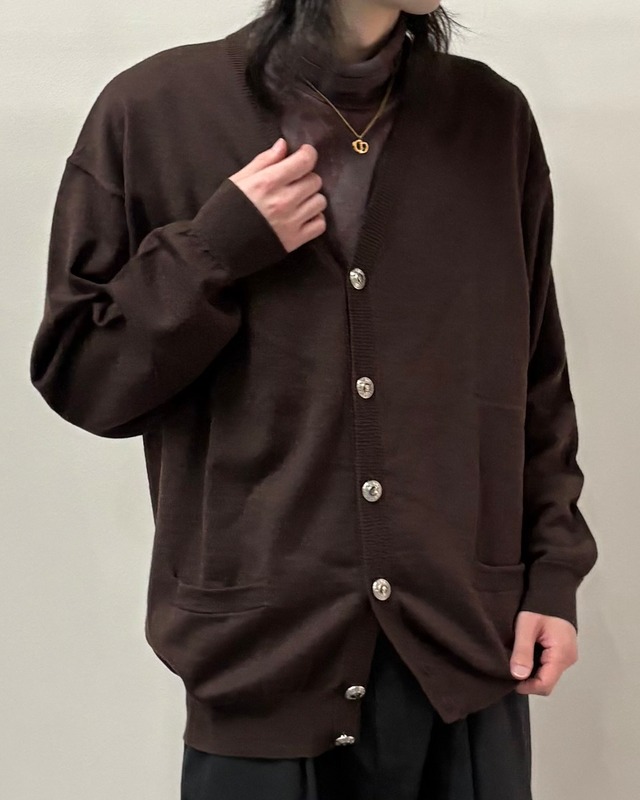 【VERSACE】V neck metal button cardigan