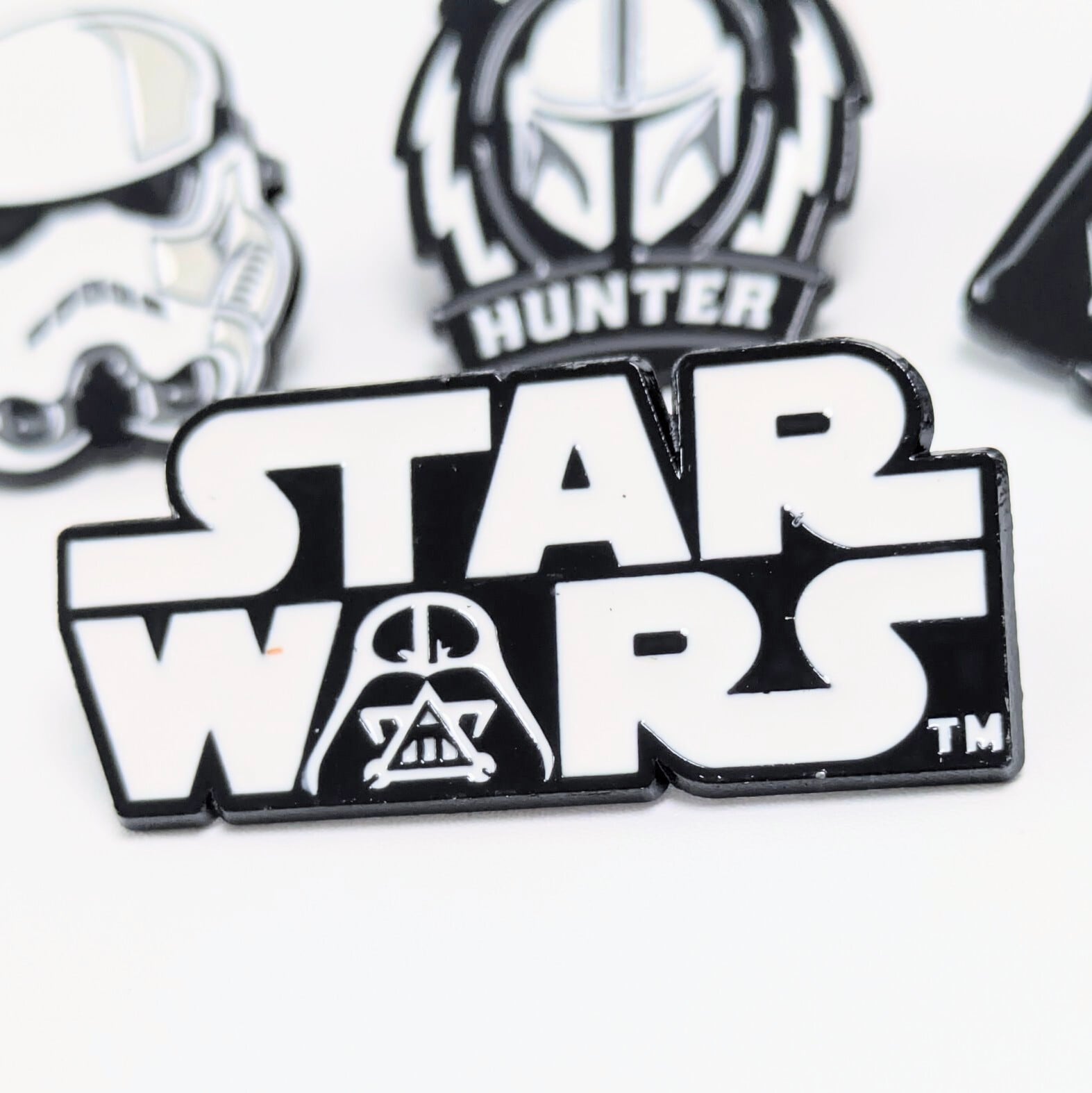 送料無料！ ★ピンズ PINS★ピンバッジ 【 Star Wars / スター・ウォーズ 】4Pセット / ダース・ベイダー / ストームトルーパー / バウンティ・ハンター〚アメリカン雑貨 アメトイ〛
