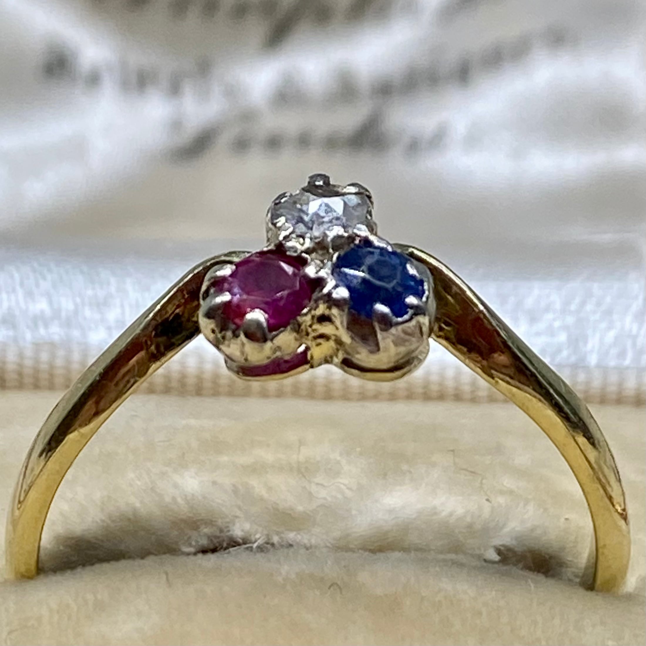 グレイッシュ.シャビー.アンティーク系スワッグ とダスティーミラーの  