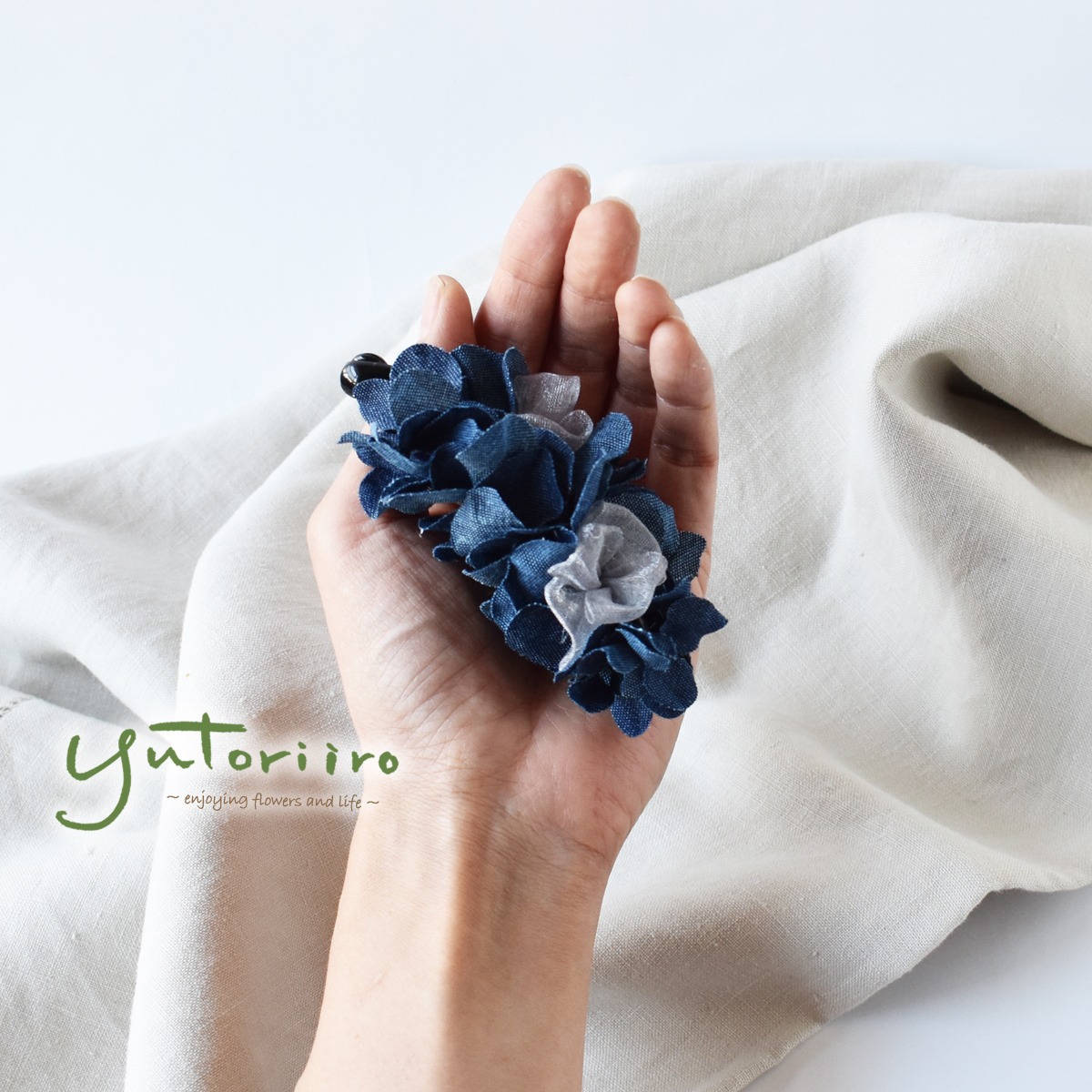 ビオラと紫陽花のバンスクリップ （お花いっぱいのバンスクリップ♡型） 