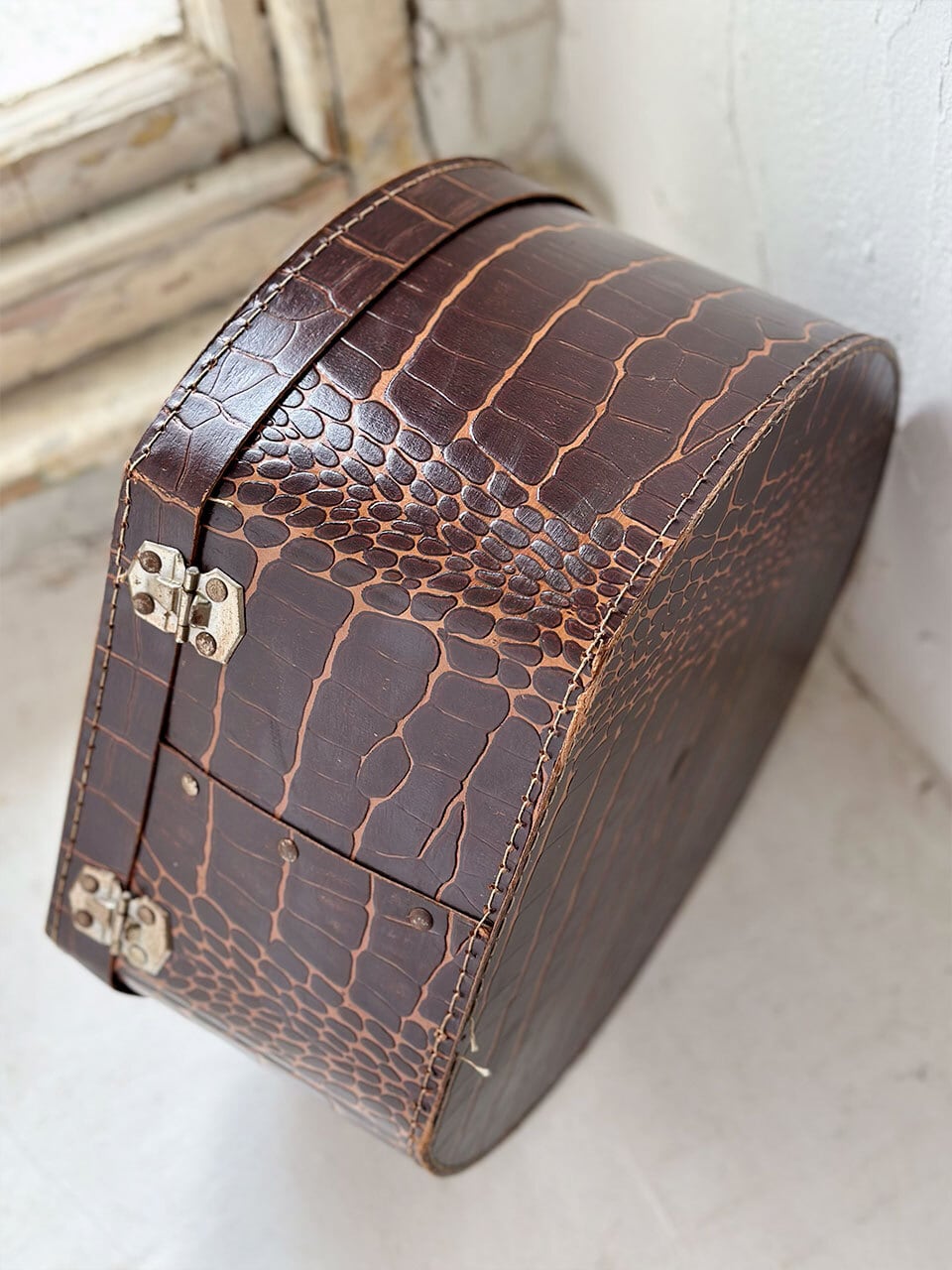 ハットボックス ブラウン クロコダイル型押し柄 紙製 | Brocante de La