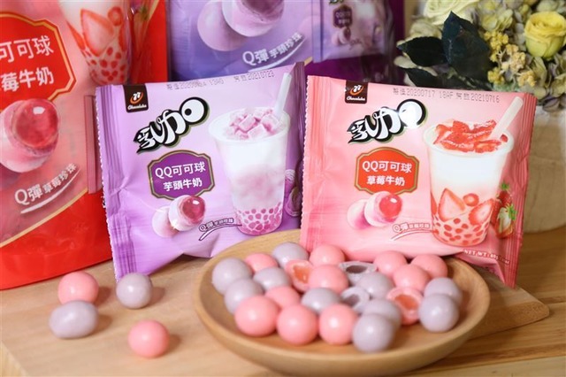 77乳加QQ可可球チョコレートボール 黒糖タピオカミルクティ、イチゴ、芋頭三種類セット　台湾老舗がプロデュースした人気新商品