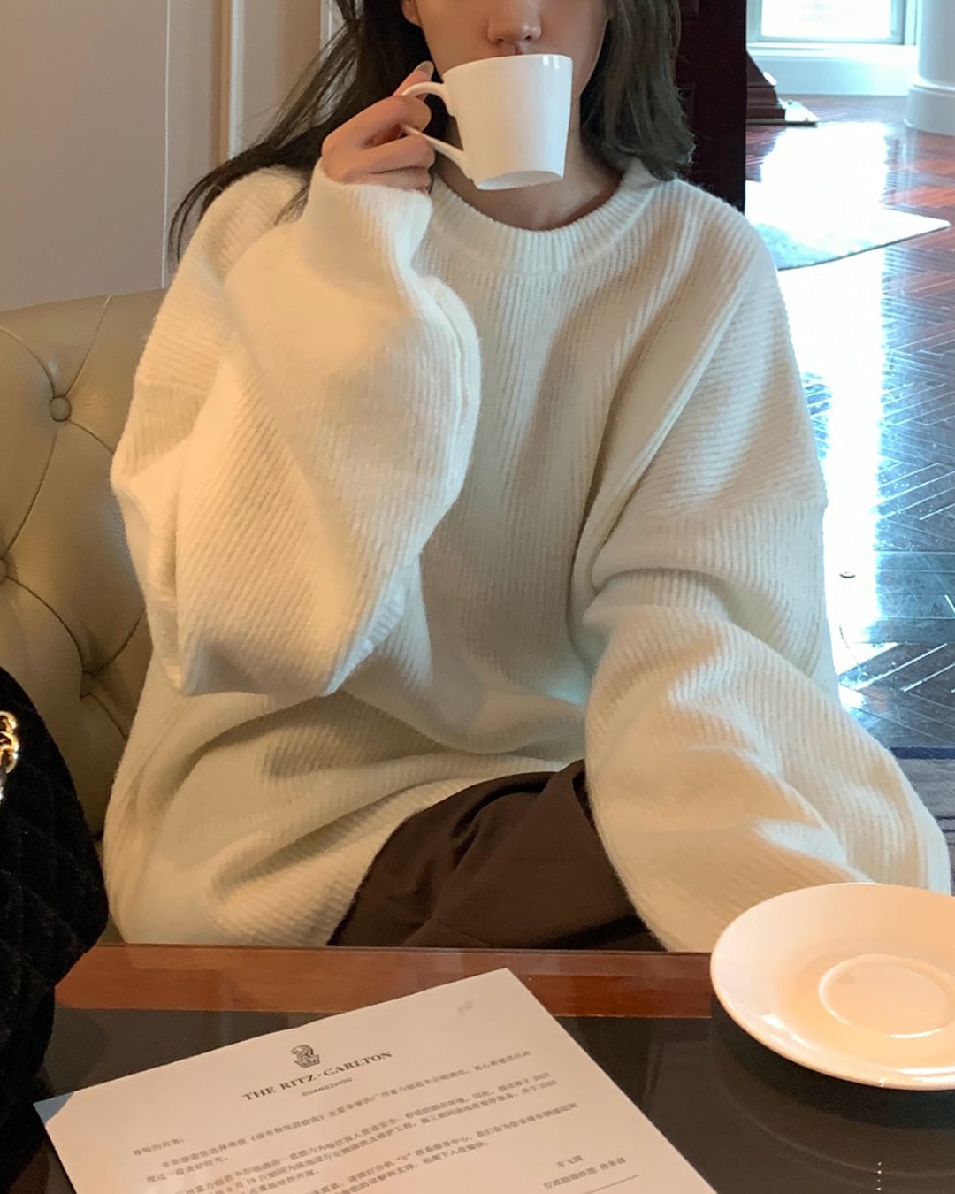 ラウンドネックルーズニットトップス A25170