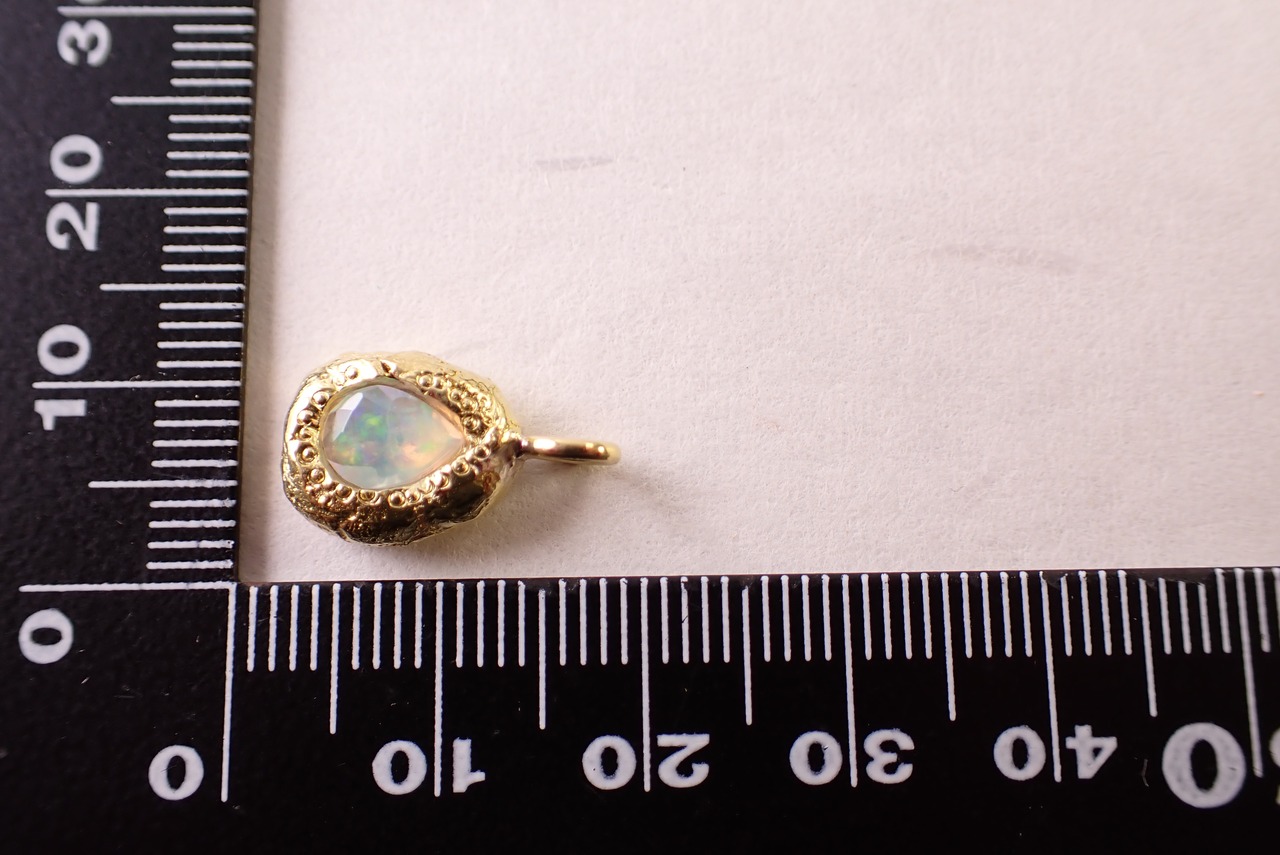 オパールペンダントトップ ブラス(真鍮) [D11‐95]