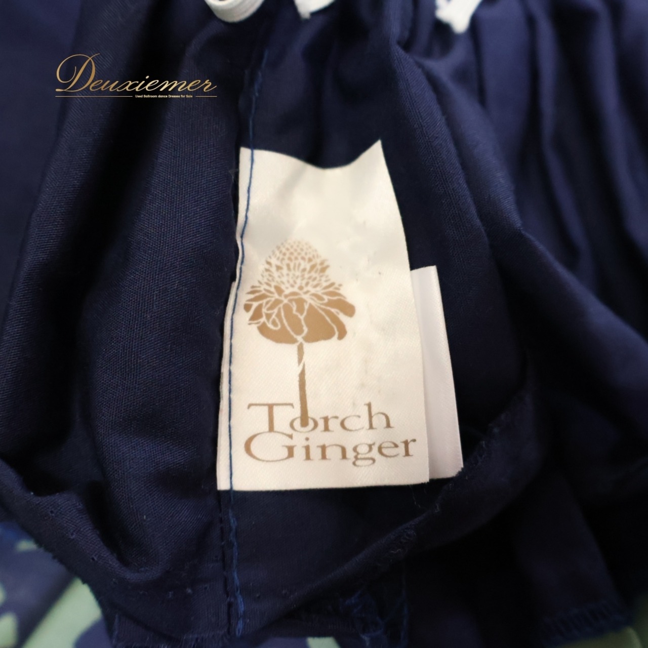 【フラダンス衣装】グリーン TorchGinger トーチジンジャー パウスカート 緑 紺 淡い 花柄 ネイビー ハワイアン アロハ 可愛い