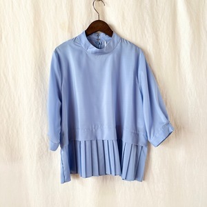 WHYTO. Hem pleats blouse
