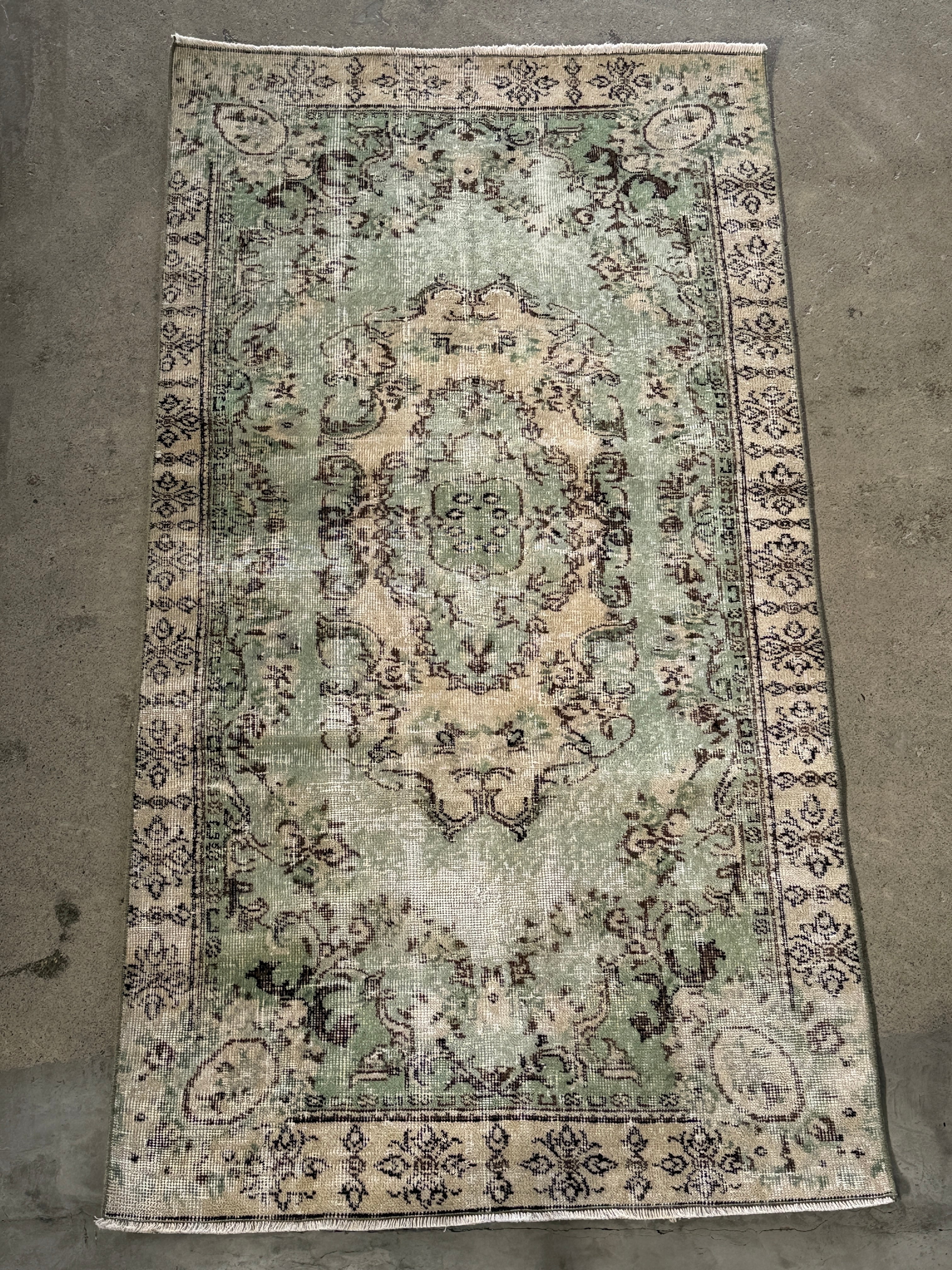 【送料込み】ヴィンテージ トルコラグ イスパルタ絨毯 107x200 TRB3952