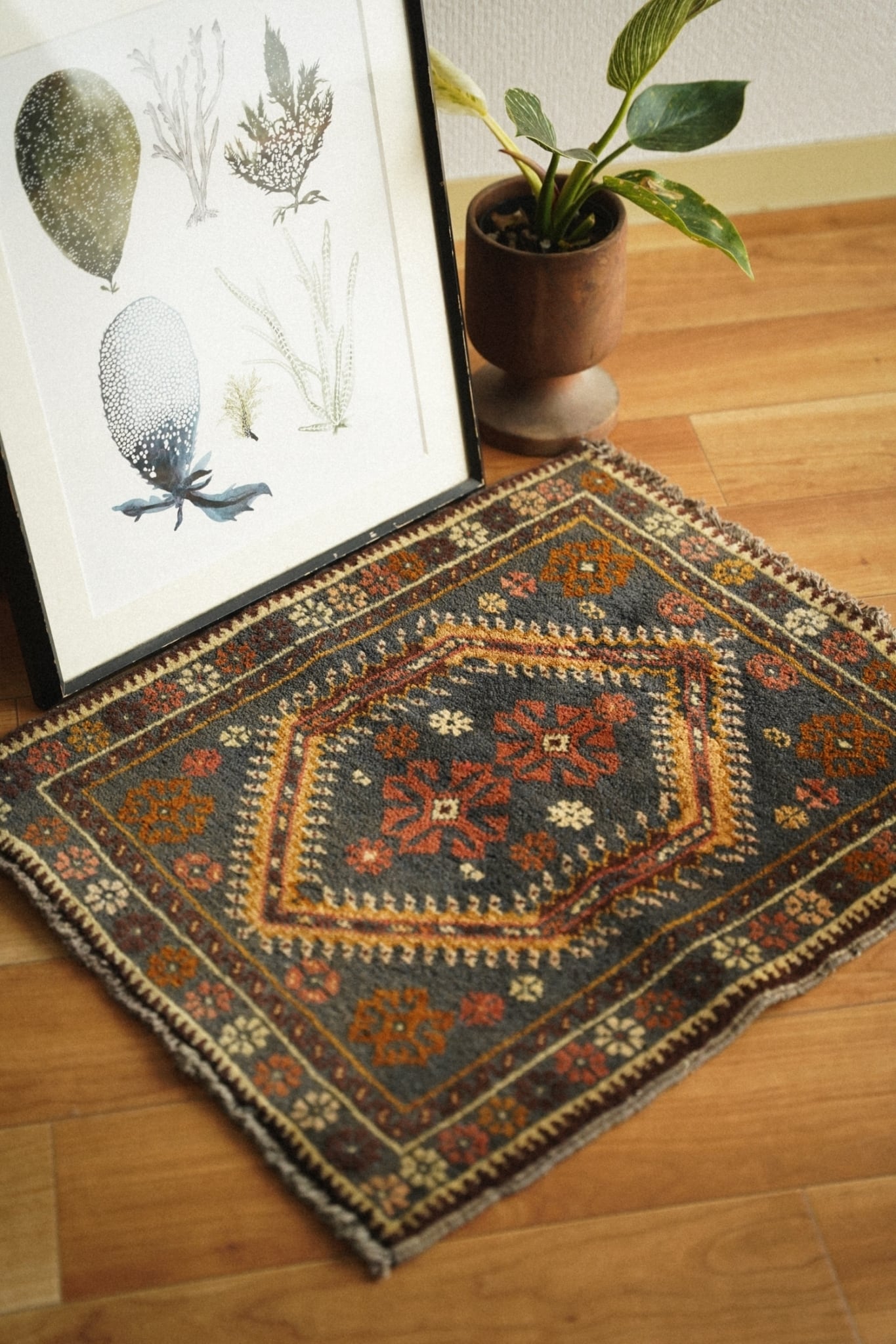 1432-Vintage Baluch rug