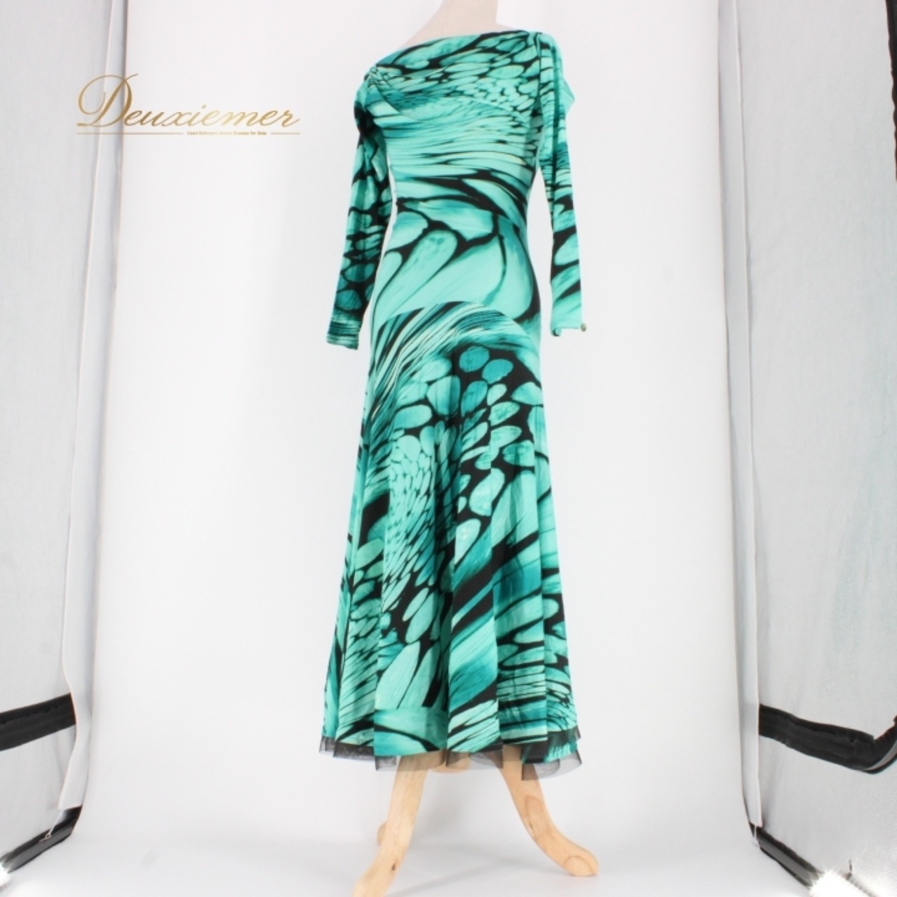 社交ダンス 衣装 スタンダード ドレス ワンピース レッスンウェア パーティドレス ESPEN SALBERG エスパンサルバーグ ブラック系 グリーン系 黒 緑 ストレッチ素材 イギリス製 社交ダンスドレス フィット感 総丈117cm シンプルデザイン エレガント 脚長効果 バルーンスカート ダンスウェア おしゃれ 高品質