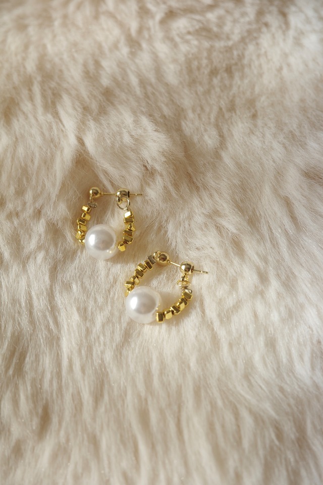 Airy pearl pierce-gold-