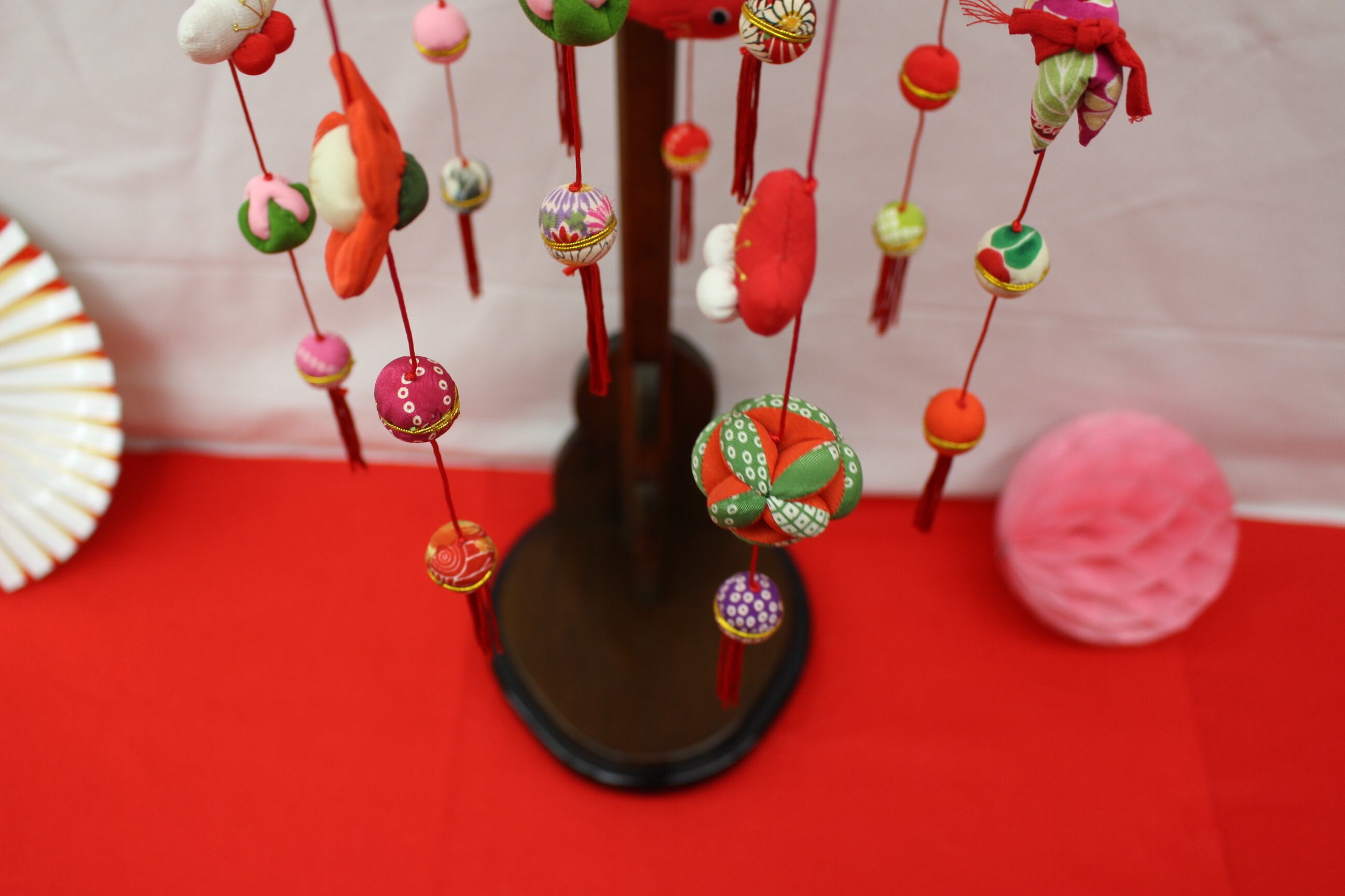 傘付つるし飾り [正絹] 吉祥梅二重台付 | SHIMADA DOLL