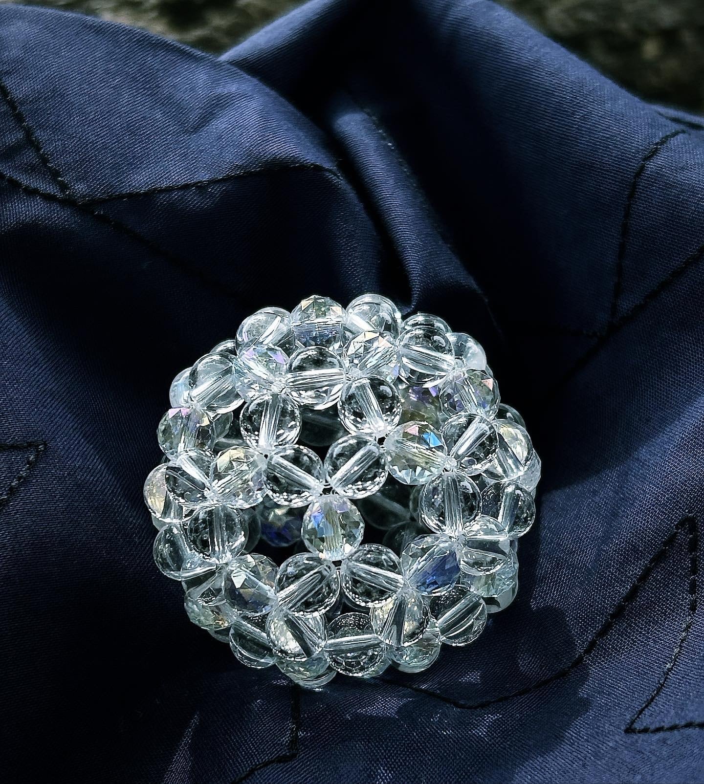 受注生産】レインボーオーラ水晶 神聖幾何学フラーレン 10mm玉 受注生産】レインボーオーラ水晶 神聖幾何学フラーレン 10mm玉