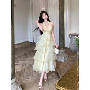 ロングドレス レディース ハルターネック V ネック ケーキスカート ティアードデザイン イエロー シフォン素材 ノースリーブ パーティー リゾートDQ2-ZED882845DXH437A