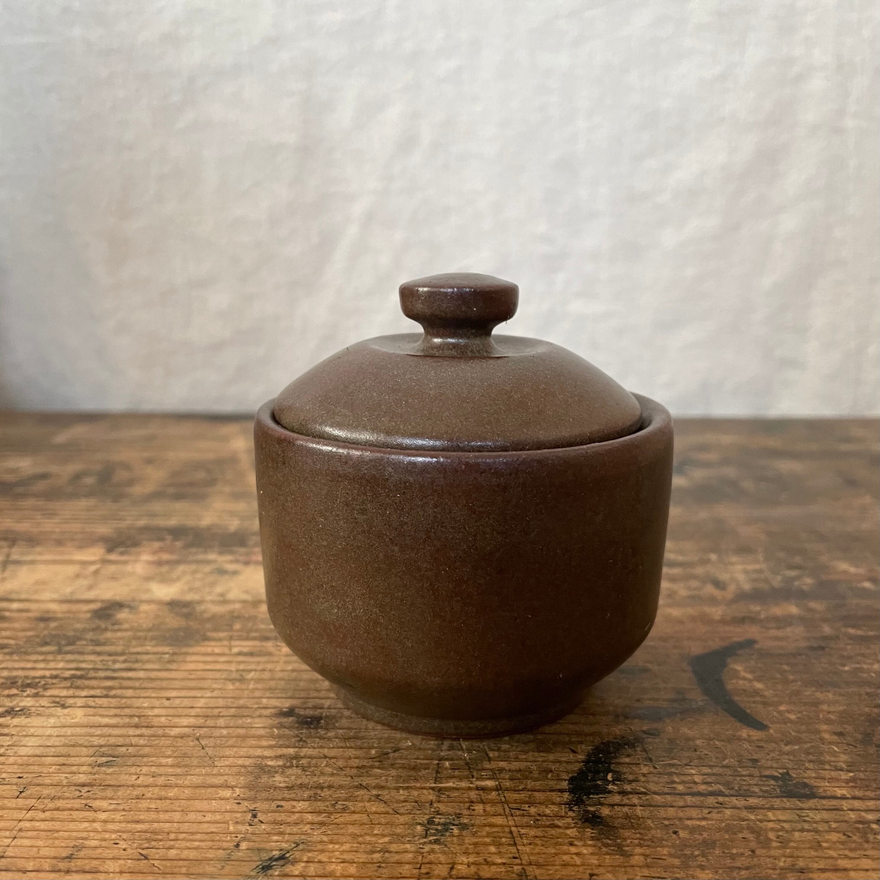 茶色のシュガーポット
