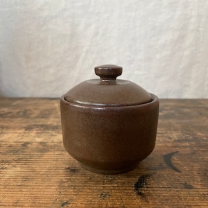 茶色のシュガーポット