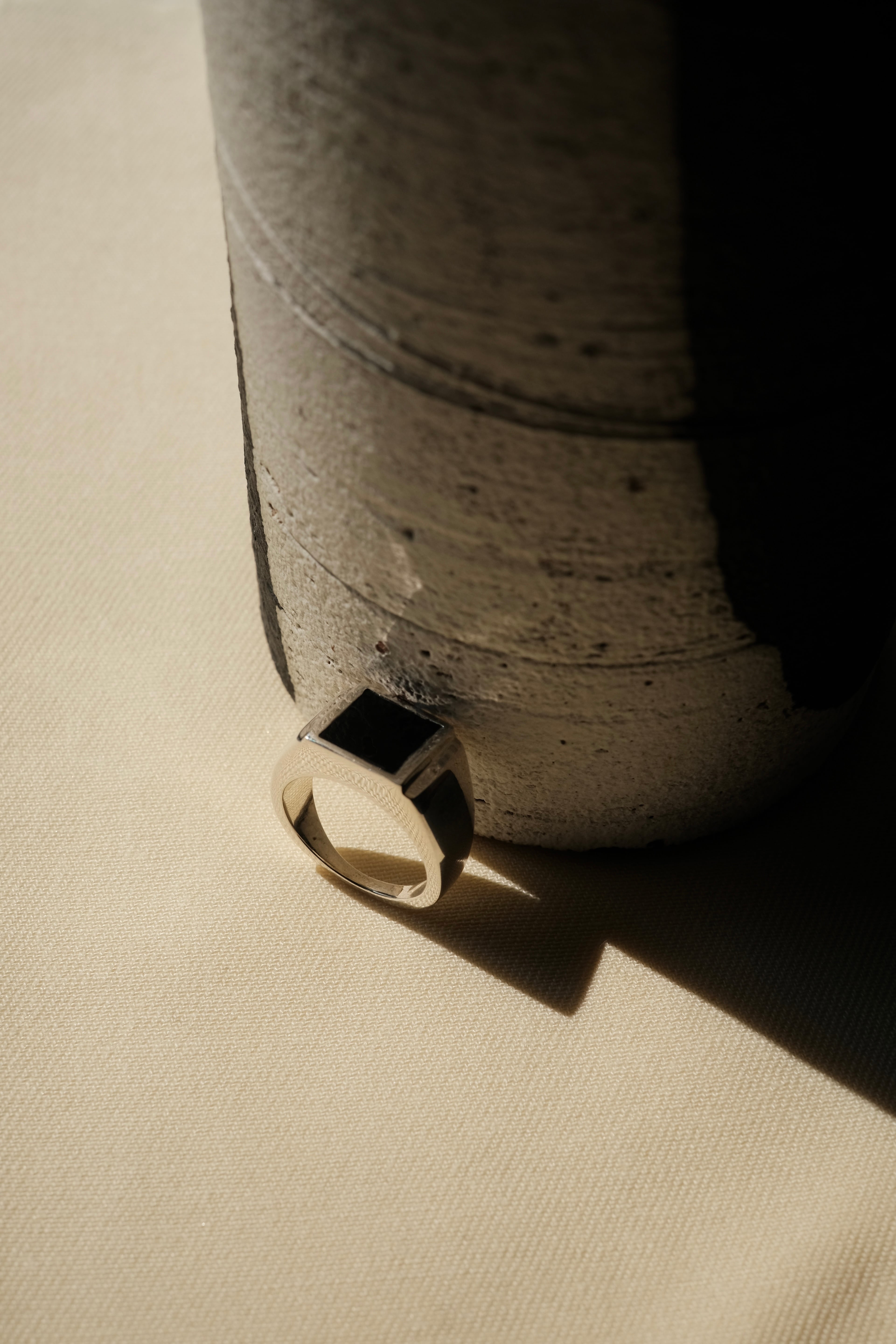 R.ALAGAN / SIGNET RING / ONYX | LIVING