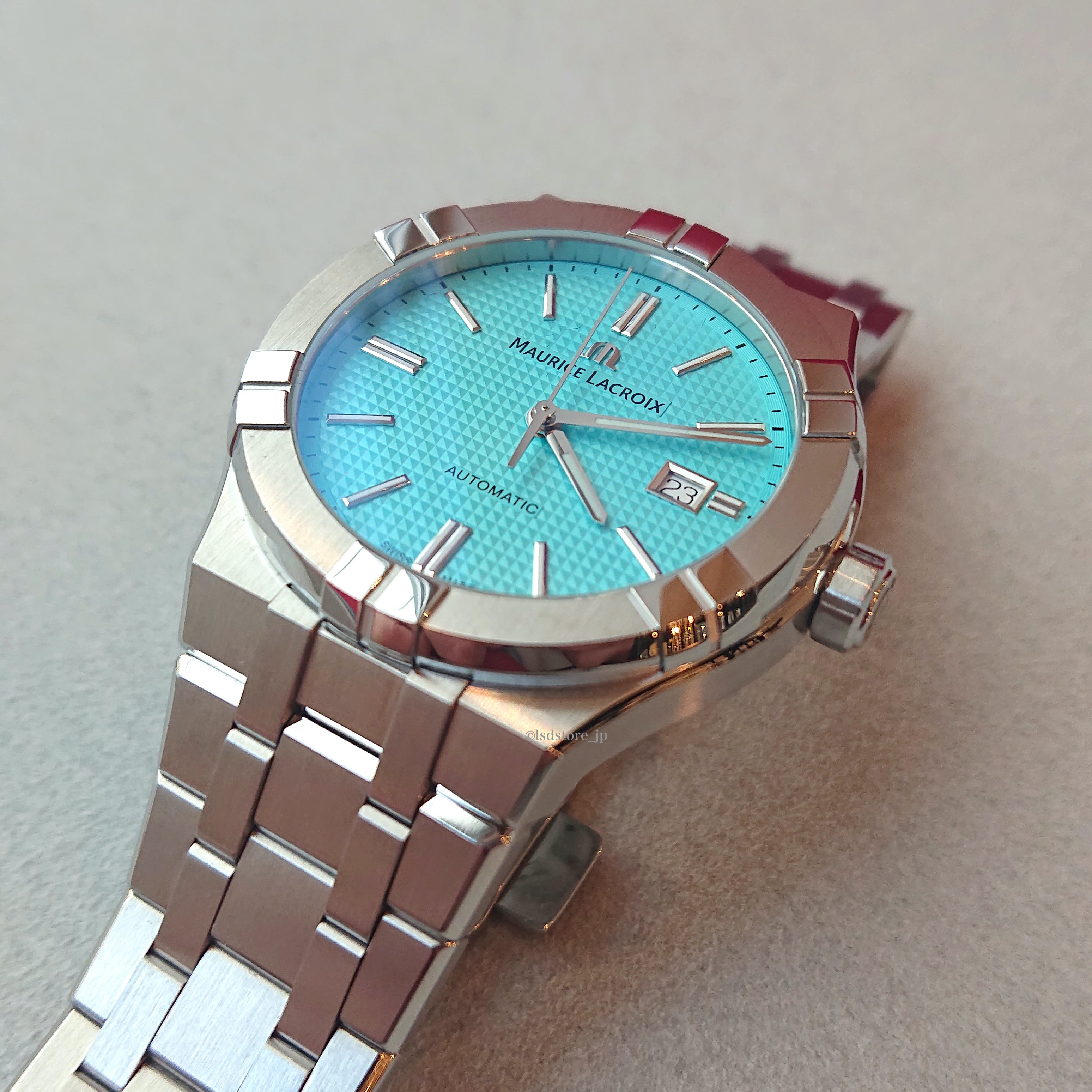 【MAURICE LACROIX モーリス・ラクロア】世界限定 888本 AIKON AUTOMATIC LIMITED SUMMER EDITION 42MM アイコン サマーエディション ターコイズ／国内正規品 腕時計