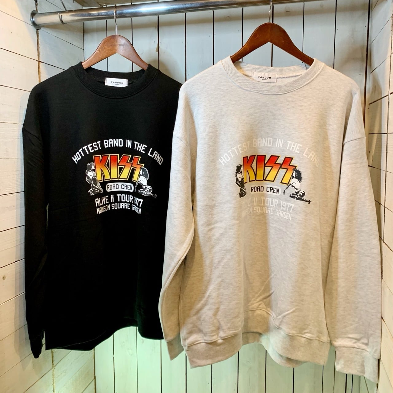 VT-00480-2】 KISS LOGO PRINT CREW NECK SWEATSHIRT / キス パロディ