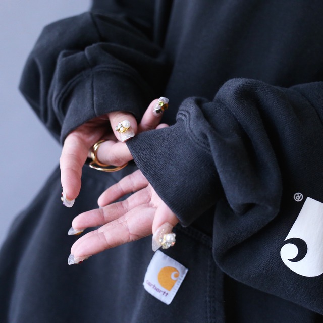 "carhartt" sleeve printed design over silhouette parka