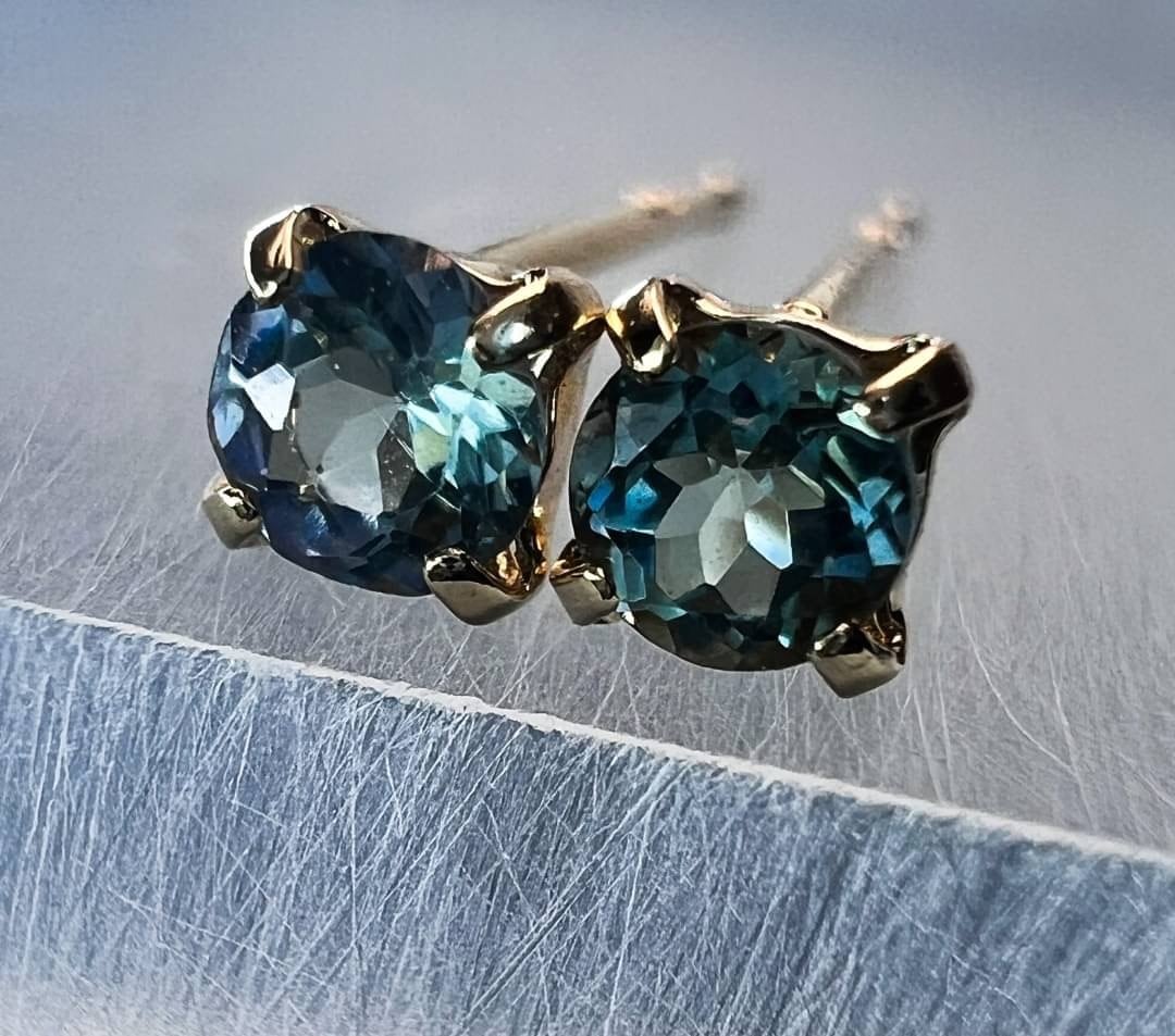 K18YG ピーコックタンザナイトピアス 0.20ct | PAY ID