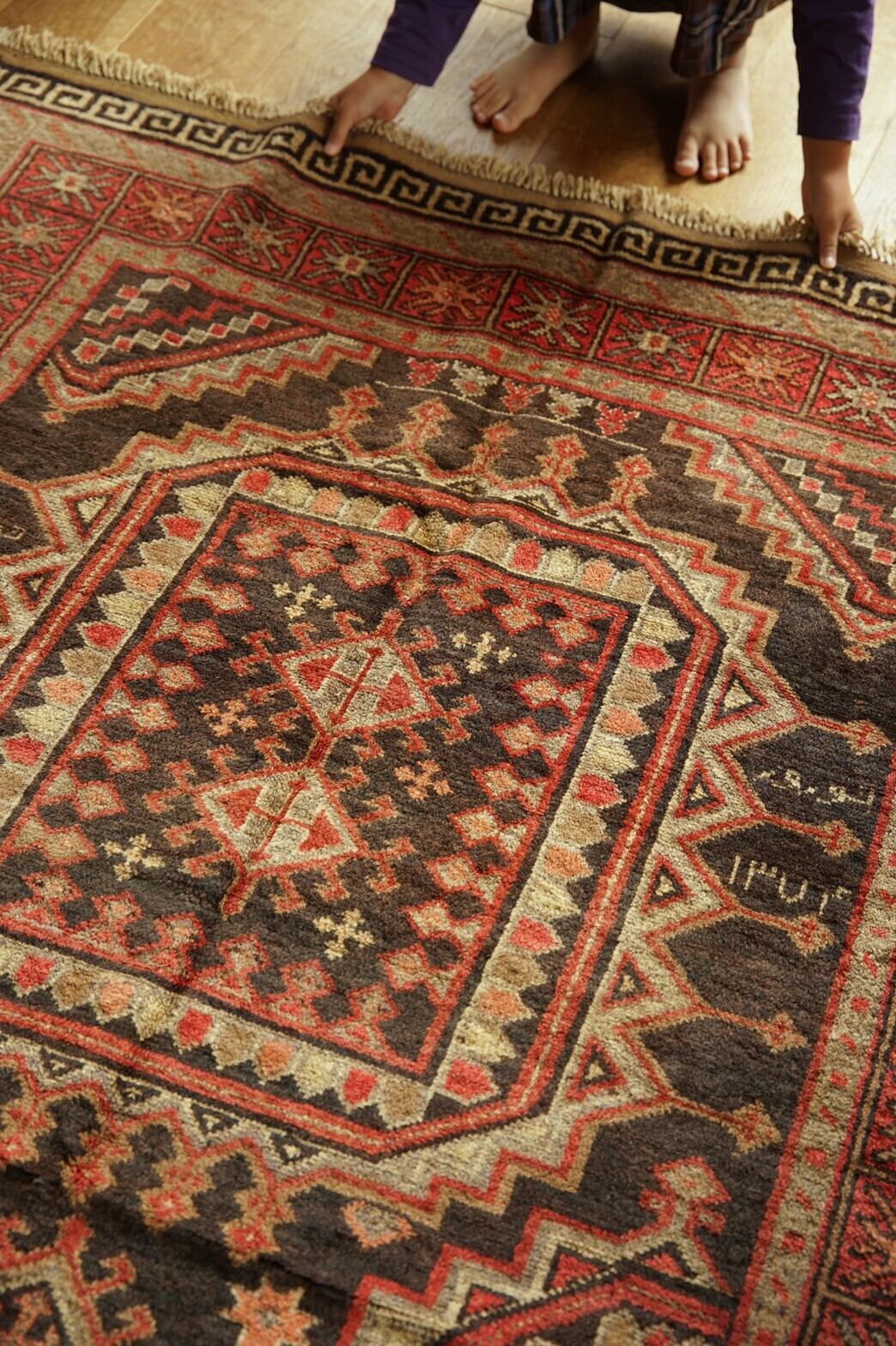 373-Vnitage maldari rug