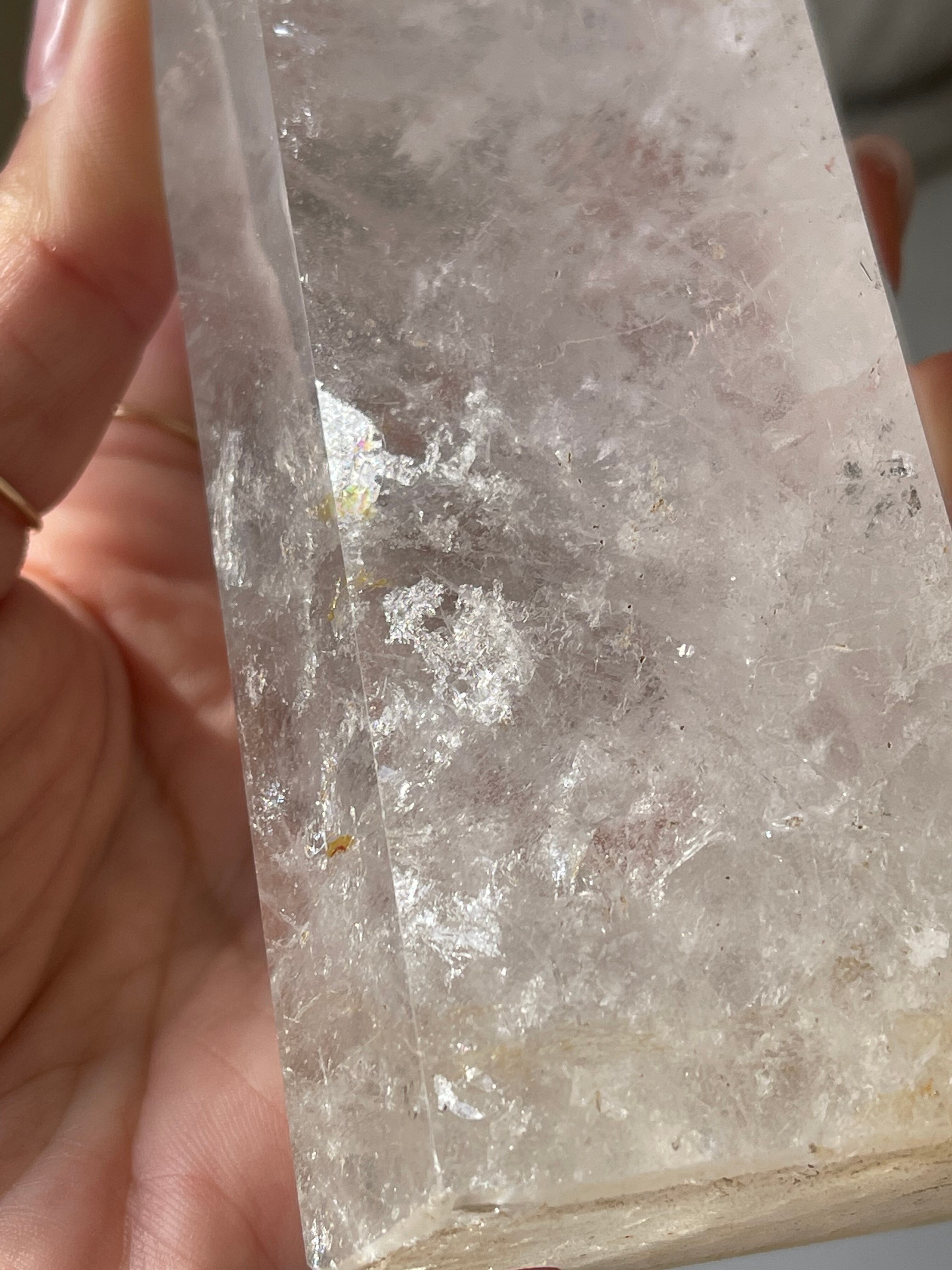 ブラジル産　レインボー水晶タワー　No.01