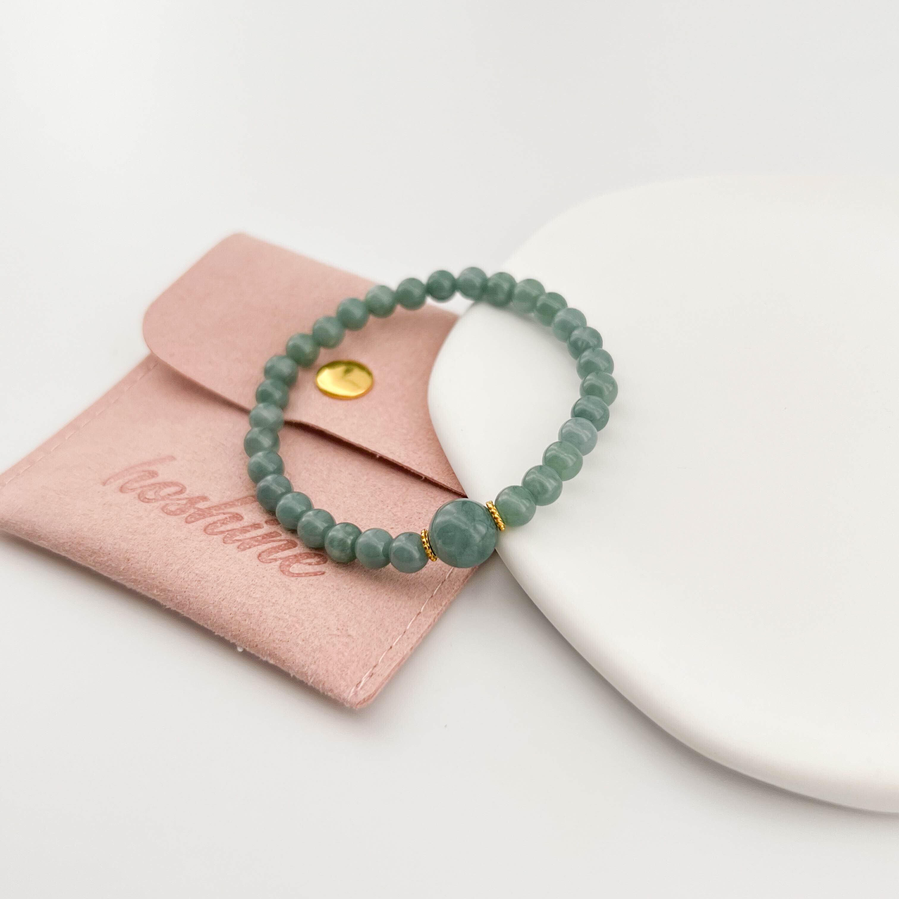 翡翠カラーの天然クリスタルブレスレット