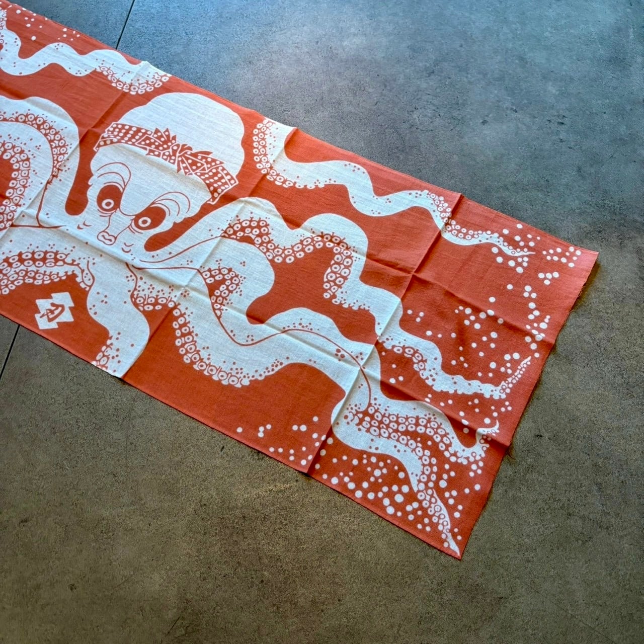 明治期　ツゲ材手彫り印 9種6本 TENUGUI VERSION 伝統工芸 手ぬぐい 蛸豆 TAKO MAME RED | RIVERSIDE BASE
