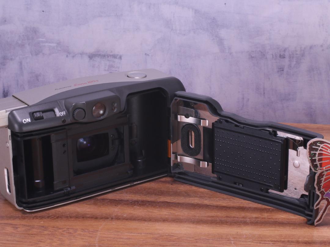 Canon Autoboy Luna 105S | Totte Me Camera