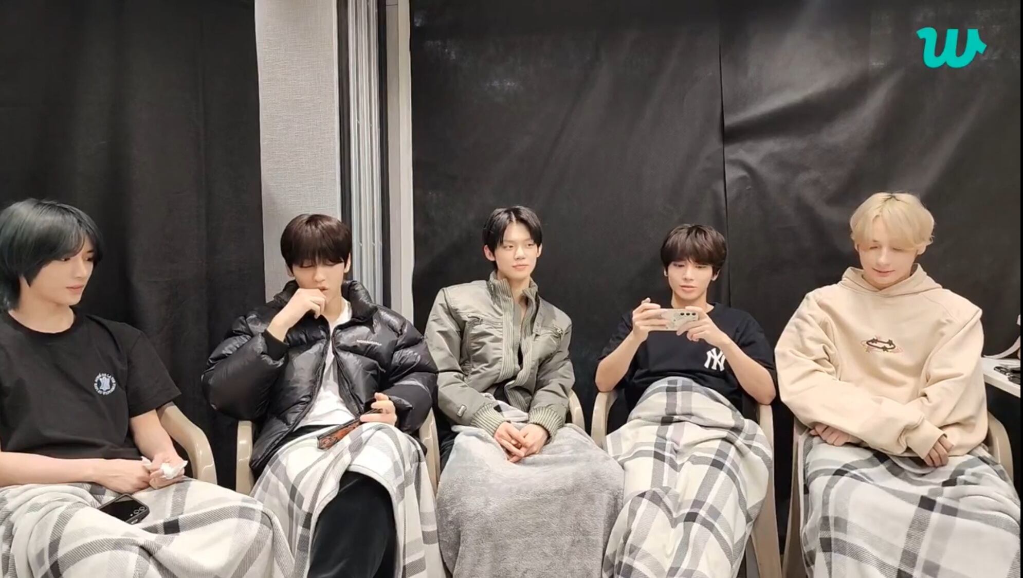 16シリーズ新登場！！☆TXT テヒョン 着用！！【earpearp】HOPPING JAM