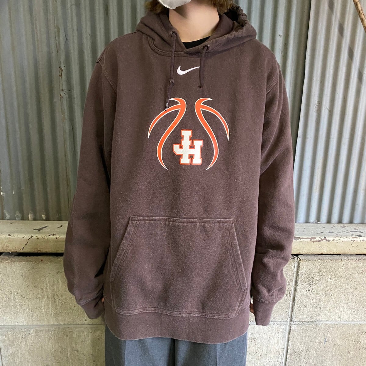 NIKE ナイキ センターロゴ 刺繍 プルオーバーパーカー メンズM 古着 チーム系 スウォッシュ スウェットパーカー  ブラウン【パーカー】【SW20】【AN20】 | cave 古着屋【公式】古着通販サイト