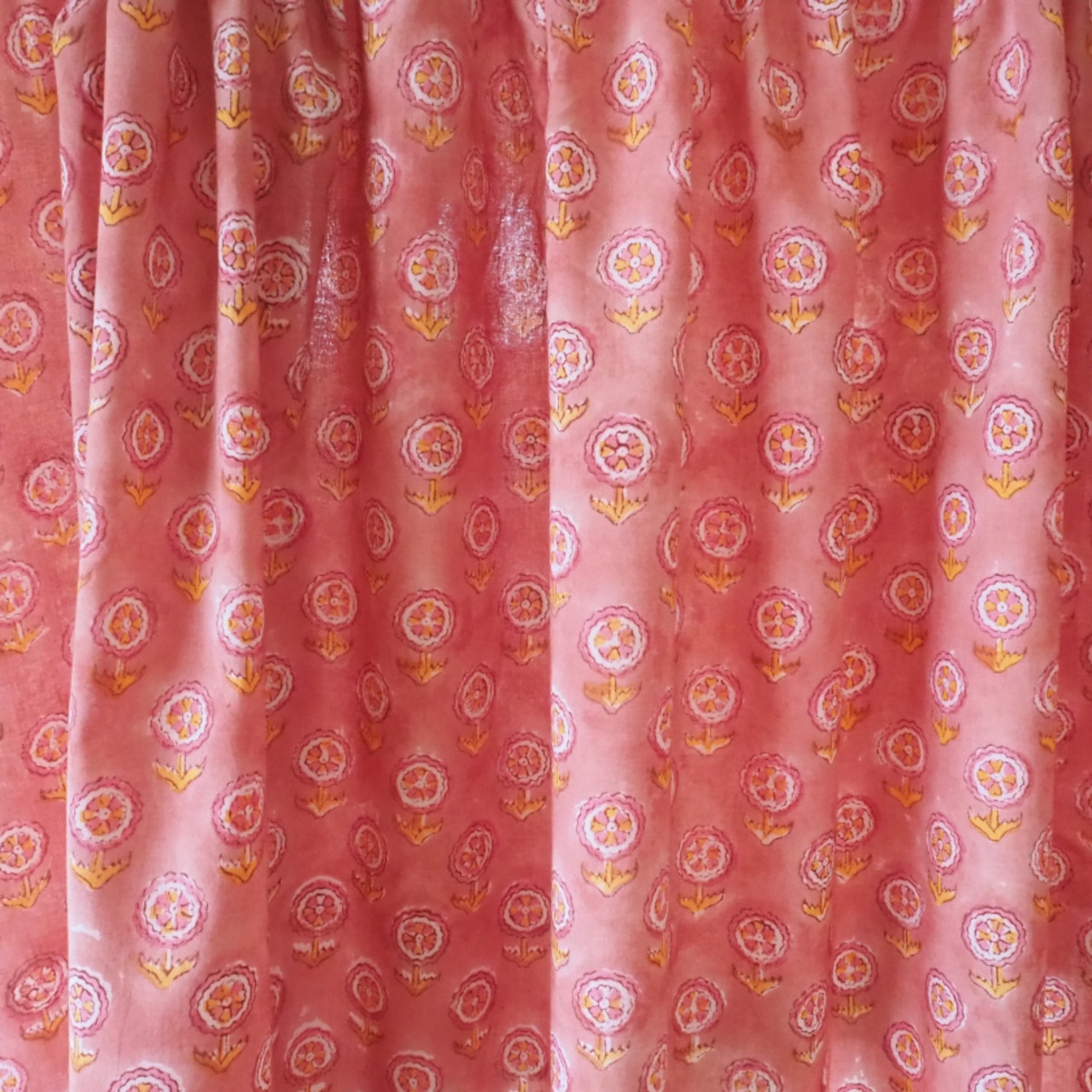 ブロックプリント生地【50cm単位】インド綿 小花柄 くすみピンク×イエロー×白 #56224-PK2