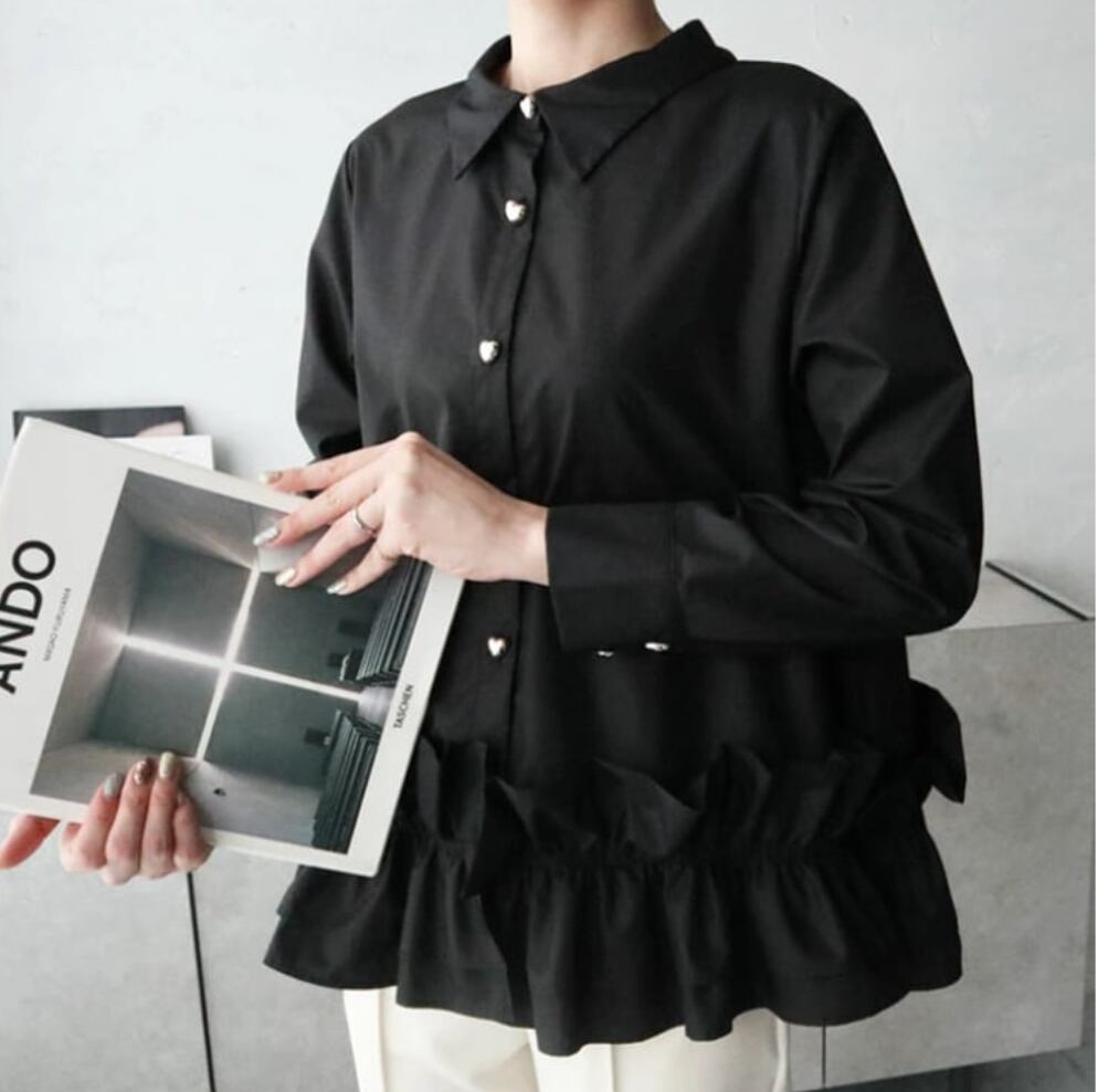 Heart button frill blouse
