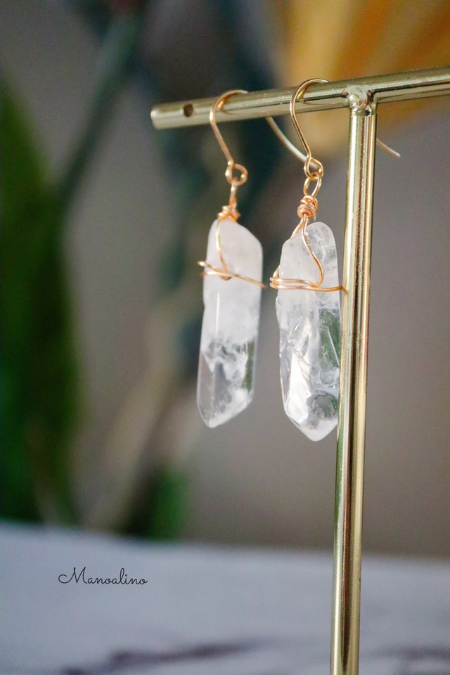 Crystal natural stone earring(天然石クリスタルクォーツピアス、イヤリング)