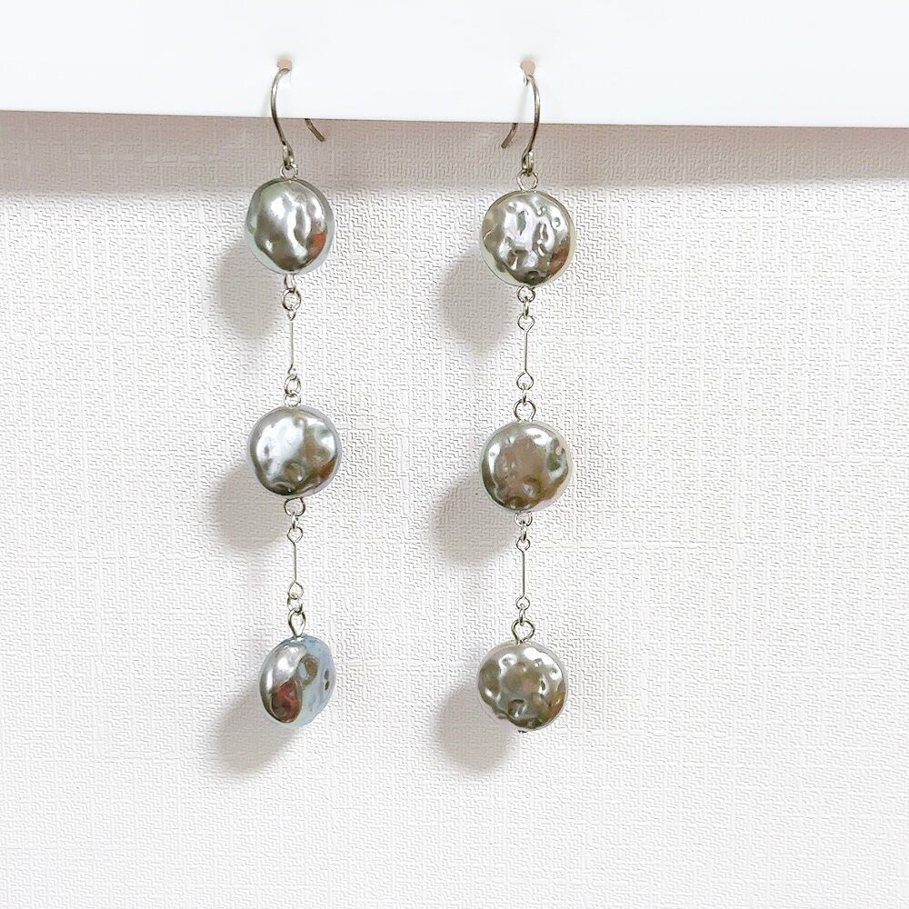 3連コインパールイヤリング・ピアス(グレーパール×ショートタイプ)