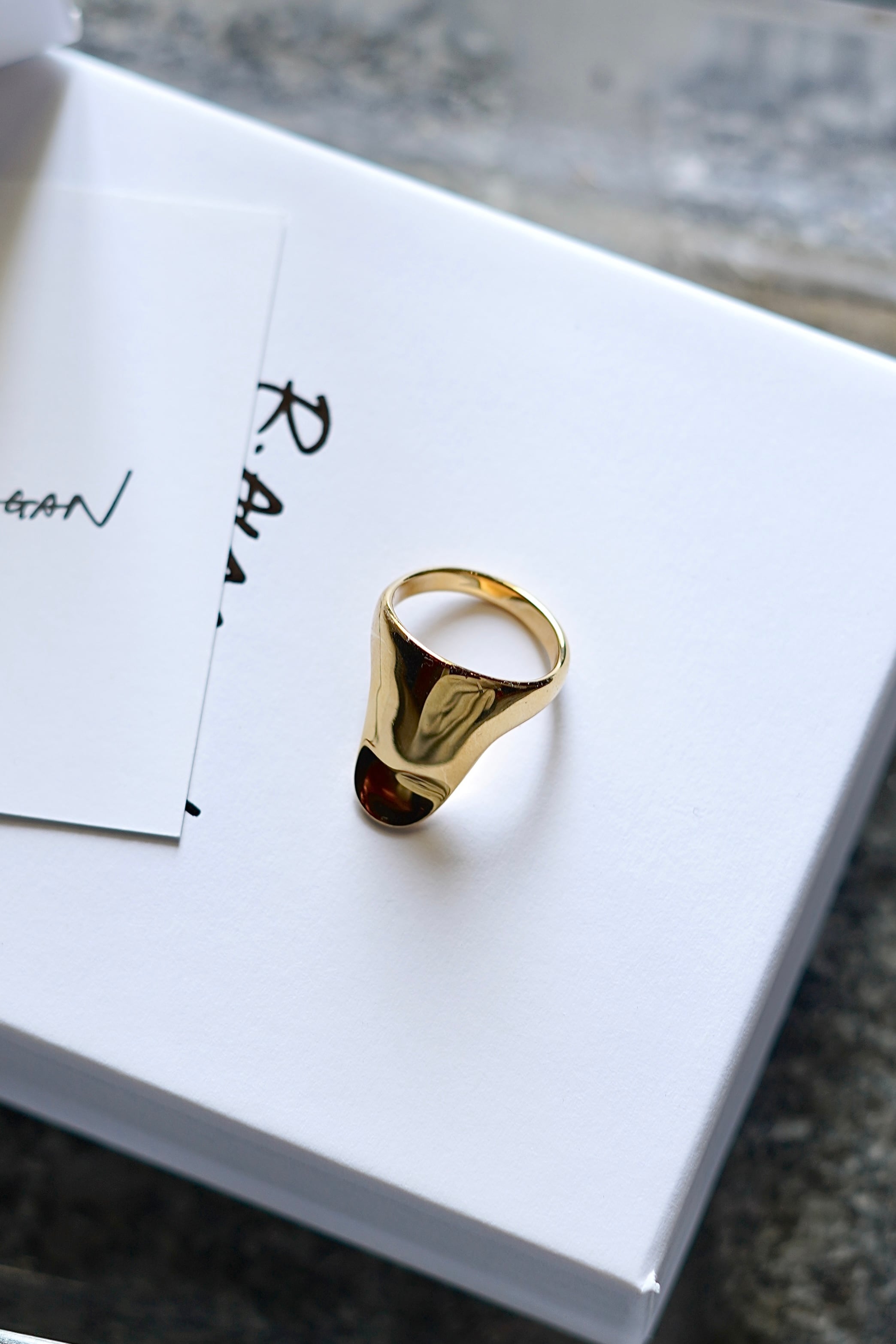 R.ALAGAN / THINFIBULA BANGLE (GOLD) | JUQUI Online