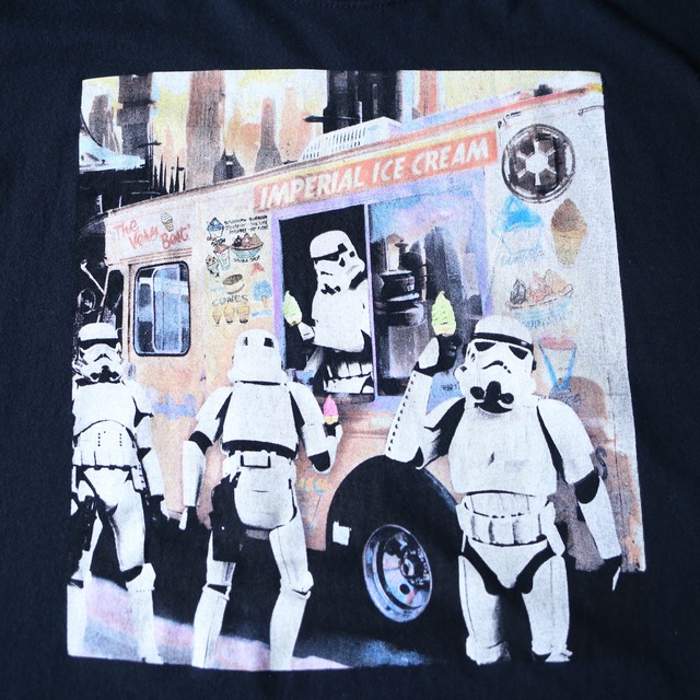 "STAR  WARS" Stormtrooper and ice cream box printed over silhouette h/s tee