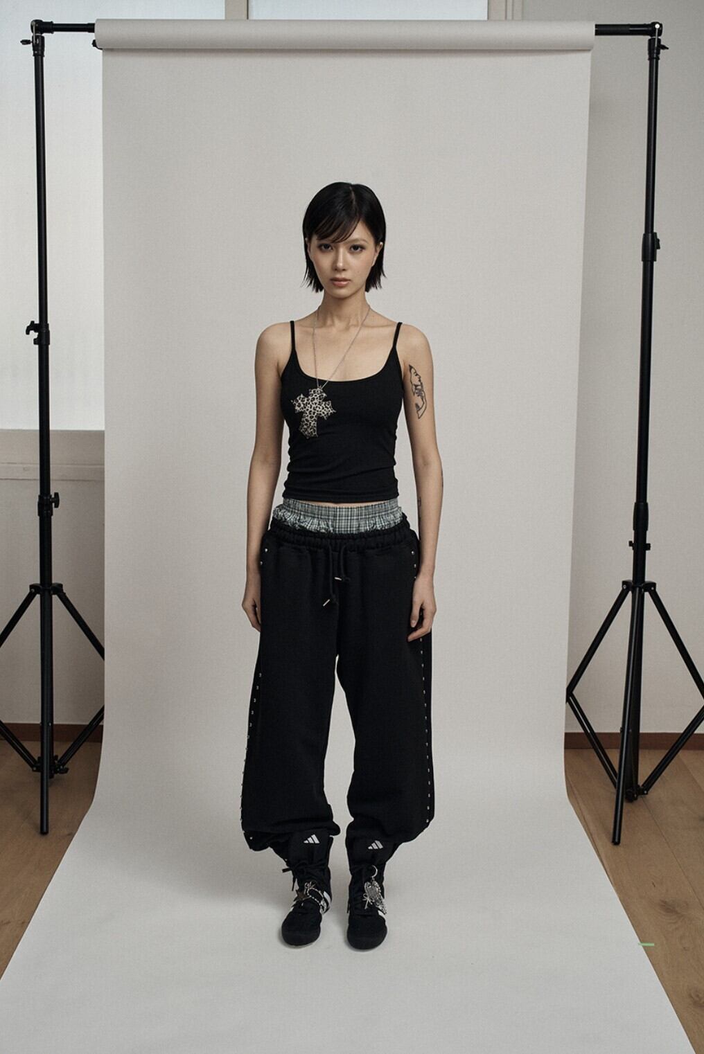 ☆IVE ウォニョン 着用！！【ILLIO】Black leopard cross necklace