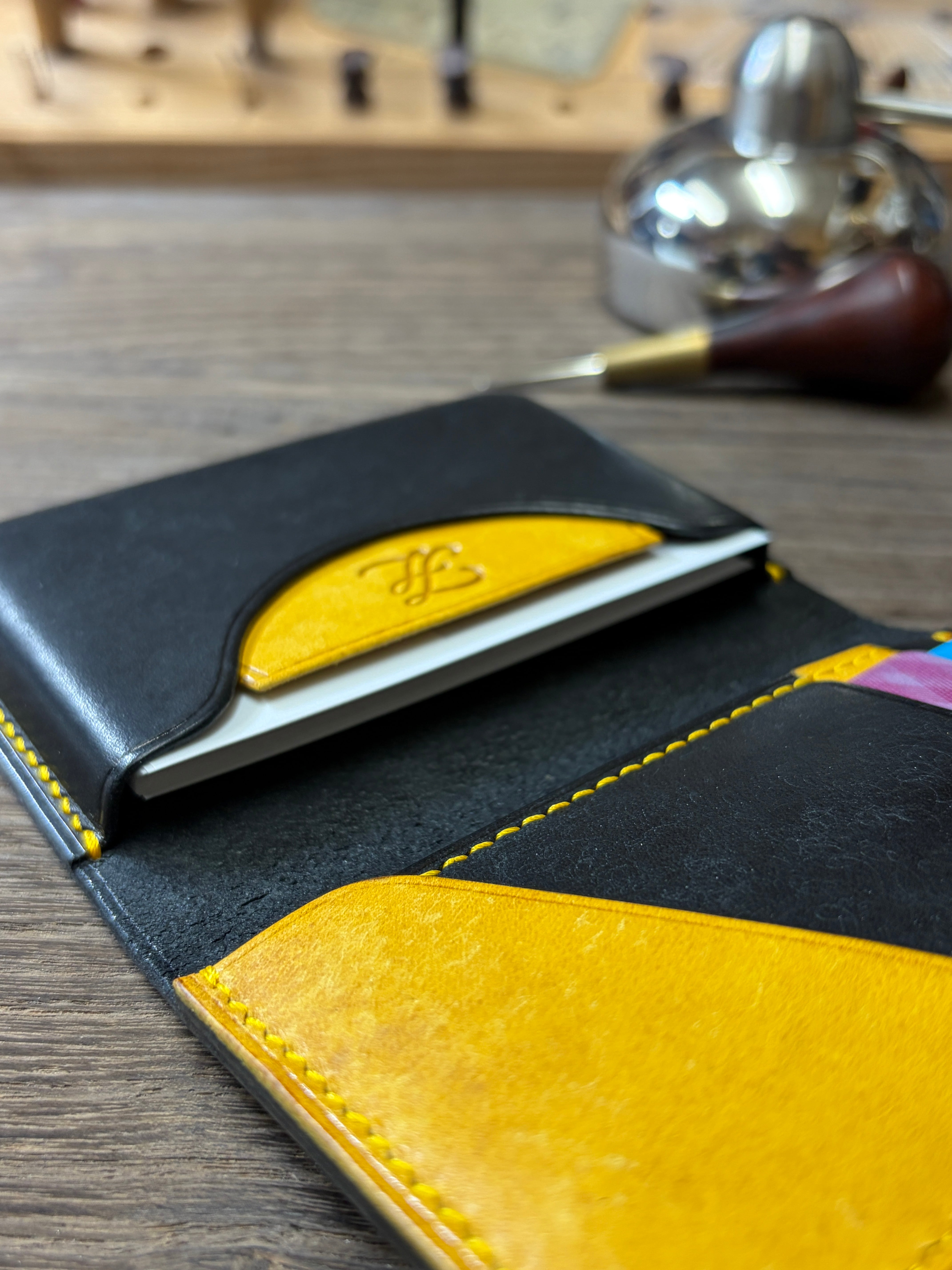 本革 手縫い名刺入れ バイカラー【FELMANO】カードケース black×yellow