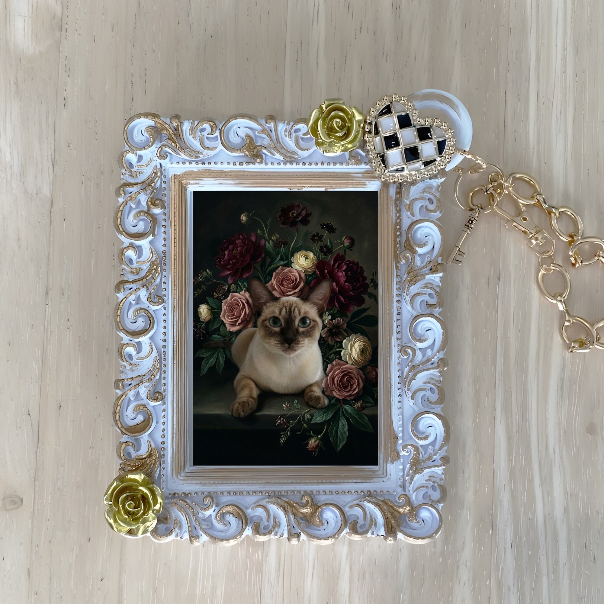 シャイな王子　シャム猫　油絵　テクスチャーアート 猫（シャム猫）バッグチャーム 花の油絵風アート ホワイト額縁 | うち