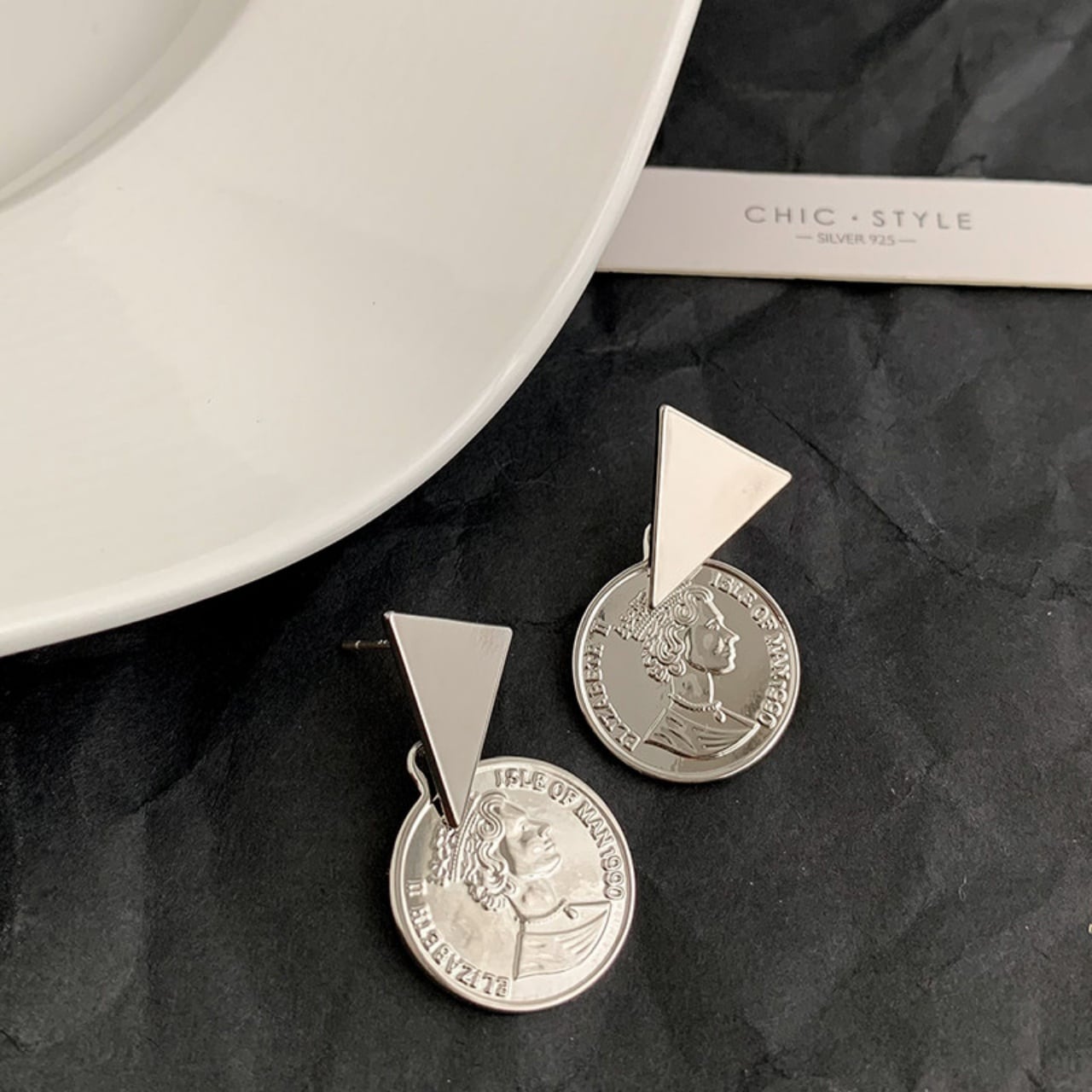 ドロップコインモチーフトライアングルピアス A02021