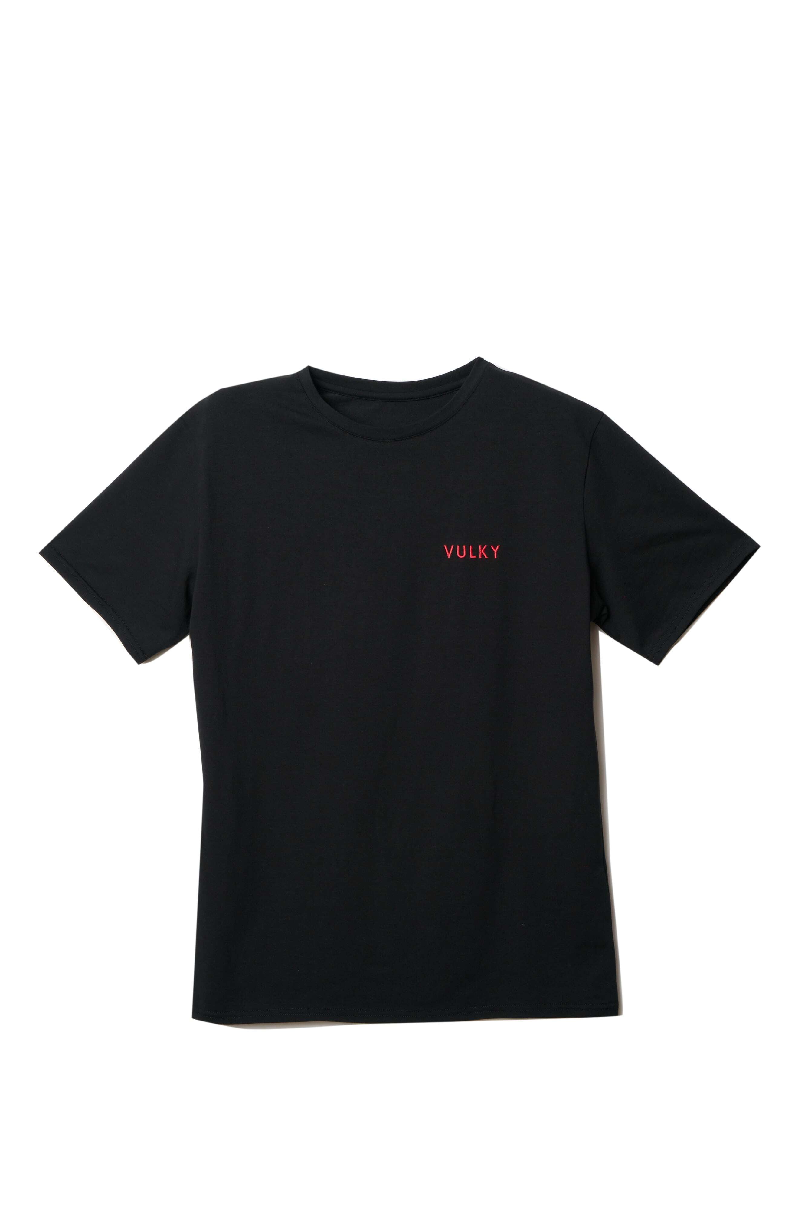 【VULKY】 クルーネック ブラックTシャツ レッドロゴ - ナチュラルフィット - シリーズ2