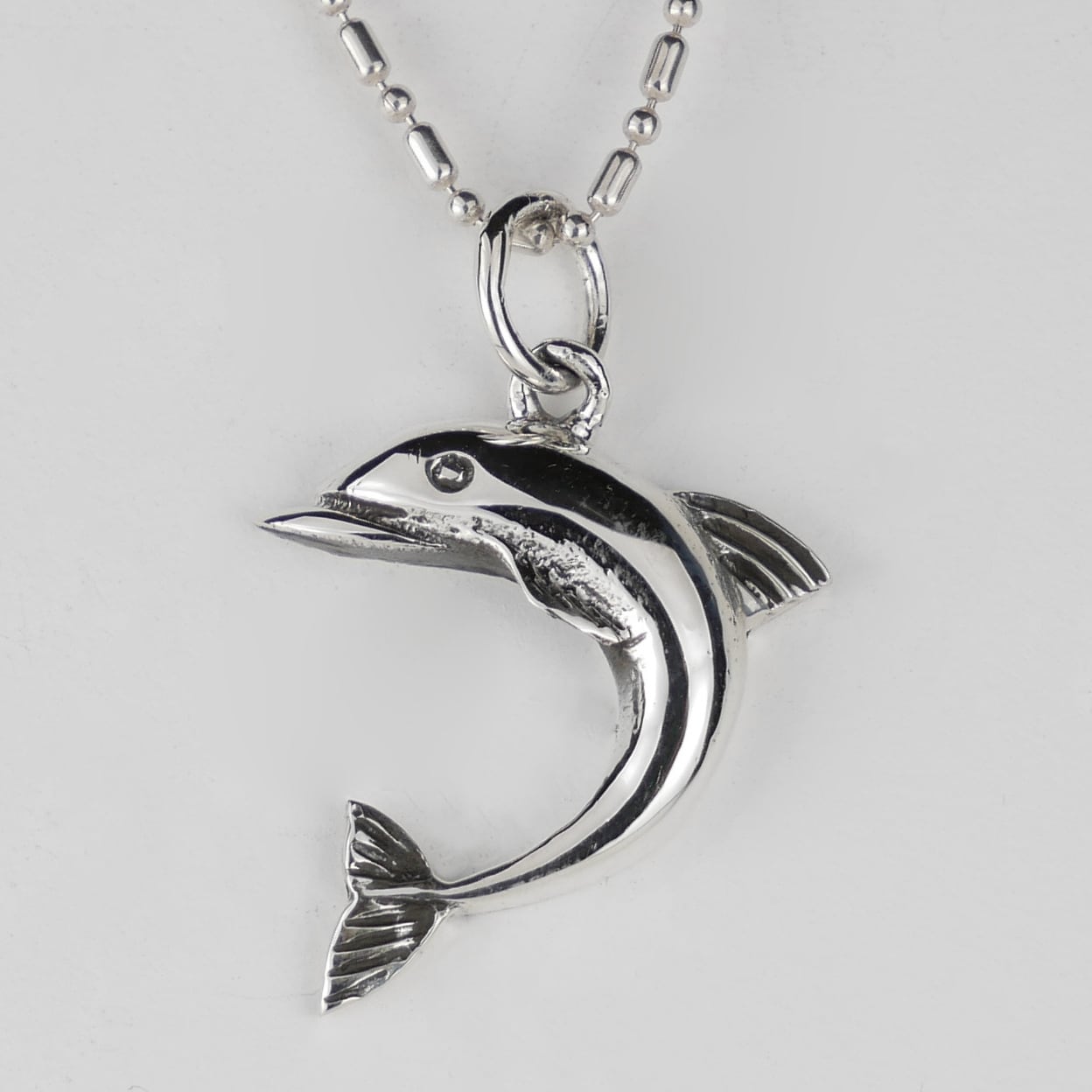 彫刻 イルカのパーツとペンダント計50点 イルカペンダントヘッド | サファリマーケット