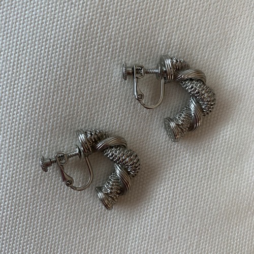 No.900080 vintage twisted earring