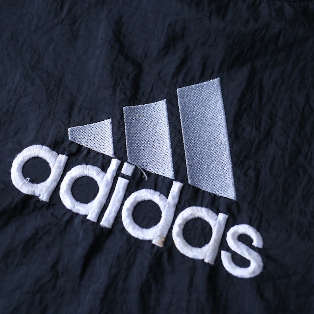 "adidas" 刺繍 logo design over silhouette nylon pullover