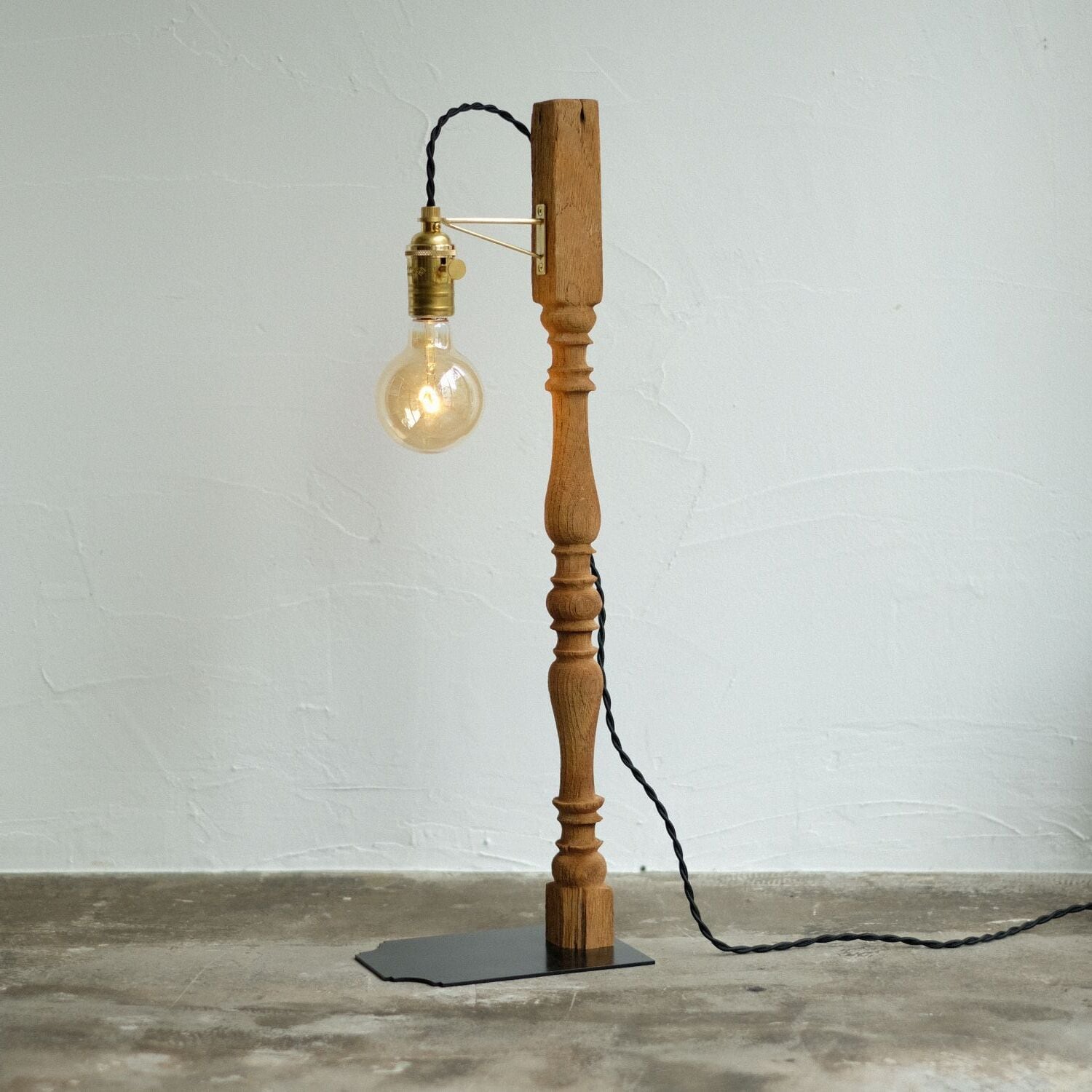 VONA wooden TABLE LAMP